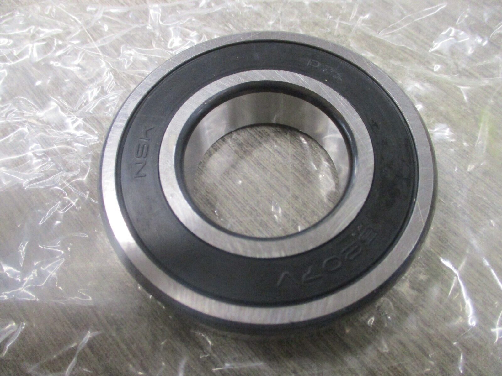 NSK Bearing 6207VV New Surplus