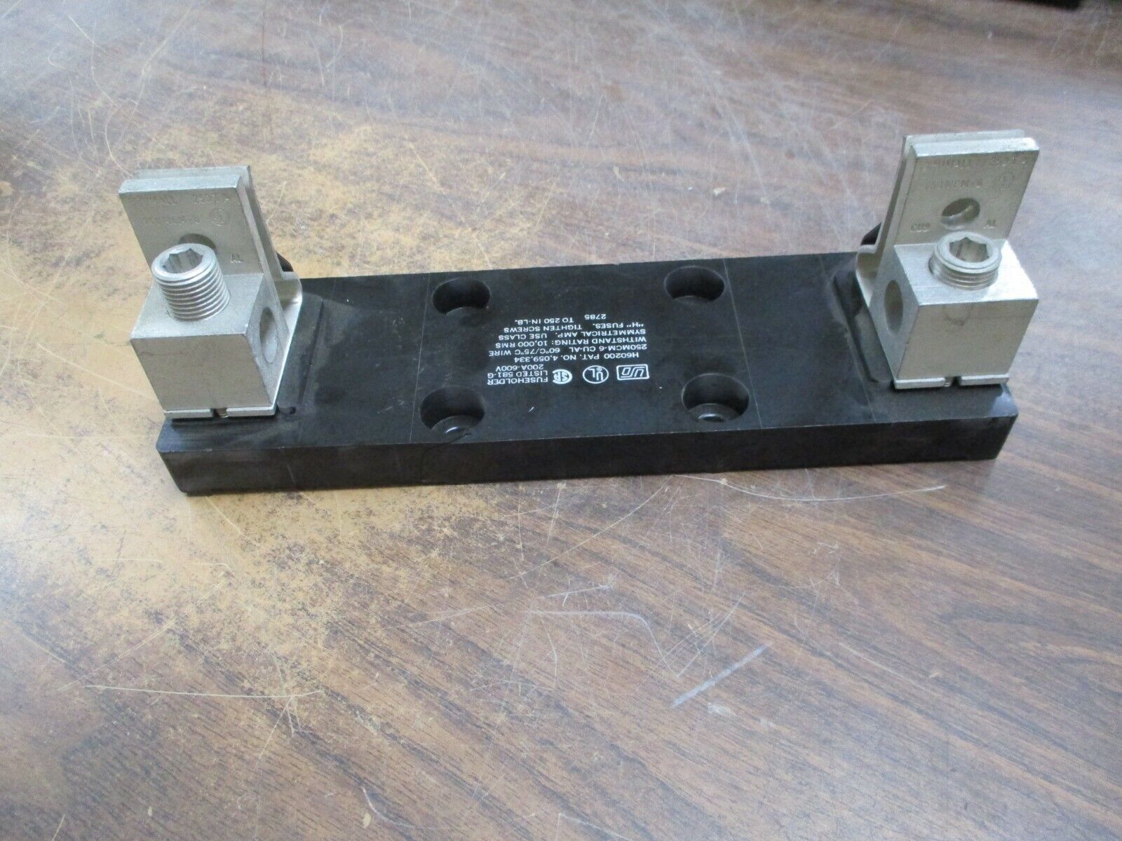 Bussmann/USD Fuseholder H60200 200A 600V 1P *Cracked* Used