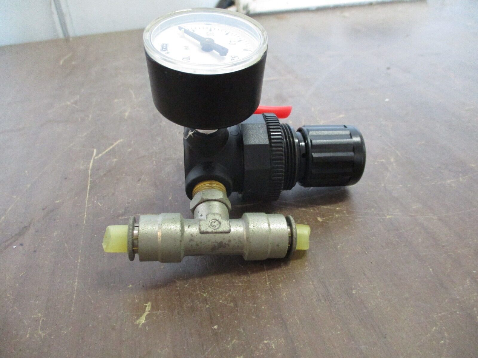 Norgren Compressed Gas Regulator R44-221-NNEA Air, CO2, Inert Gas Temp: 140°