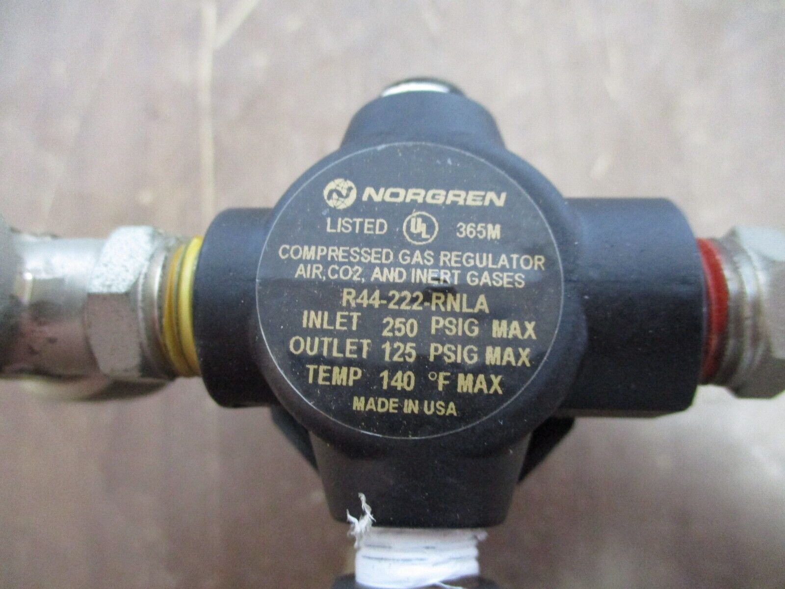 Norgren Compressed Gas Regulator R44-221-NNEA Air, CO2, Inert Gas Temp: 140°