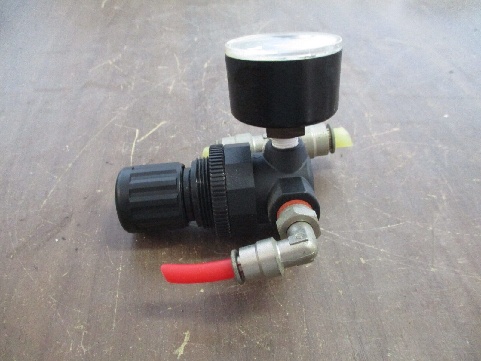 Norgren Compressed Gas Regulator R44-221-NNEA Air, CO2, Inert Gas Temp: 140°