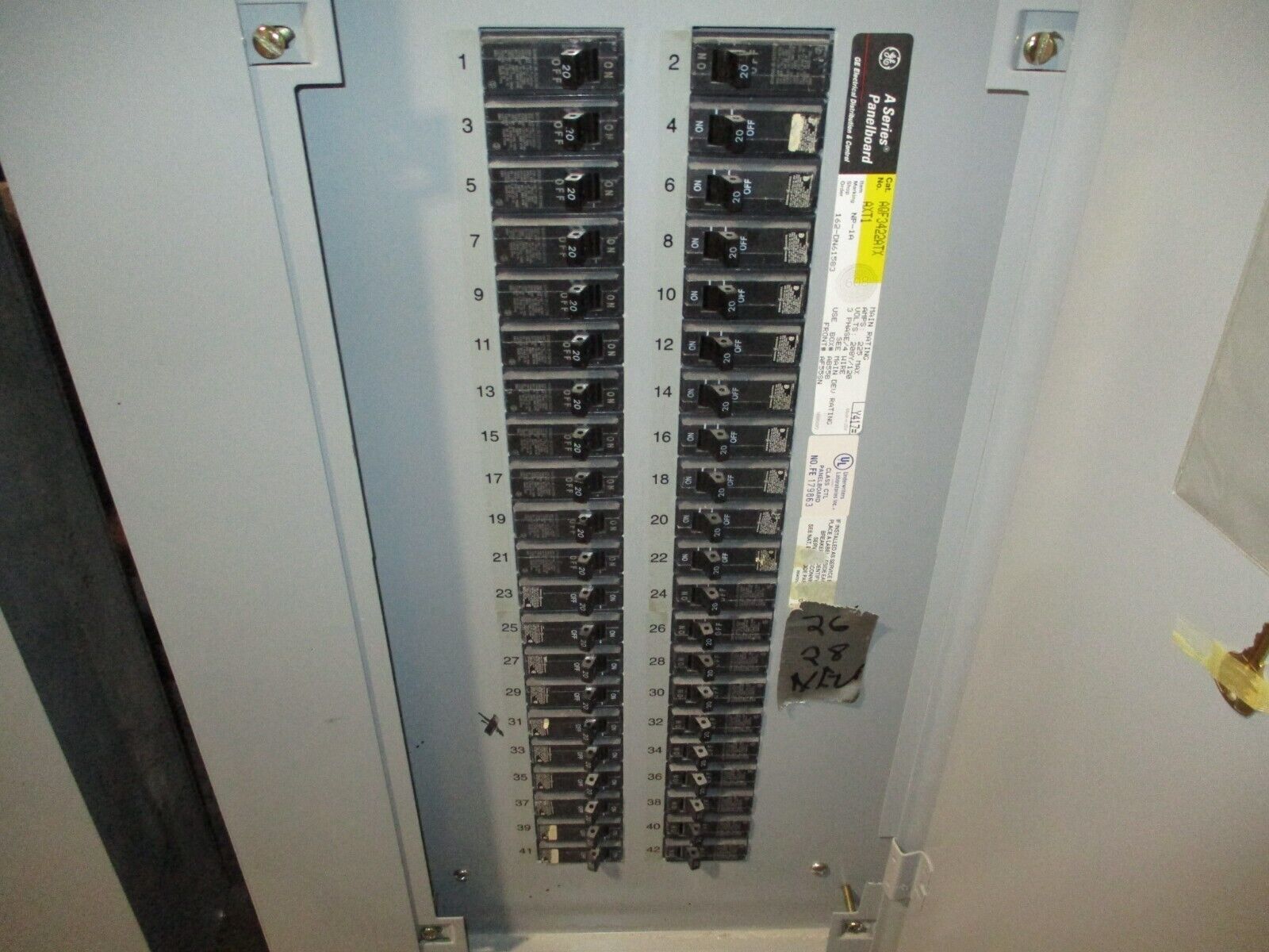 GE Main Breaker Circuit Breaker Panel AQF3422ATX 225A Max, 125A Main 208Y/120V