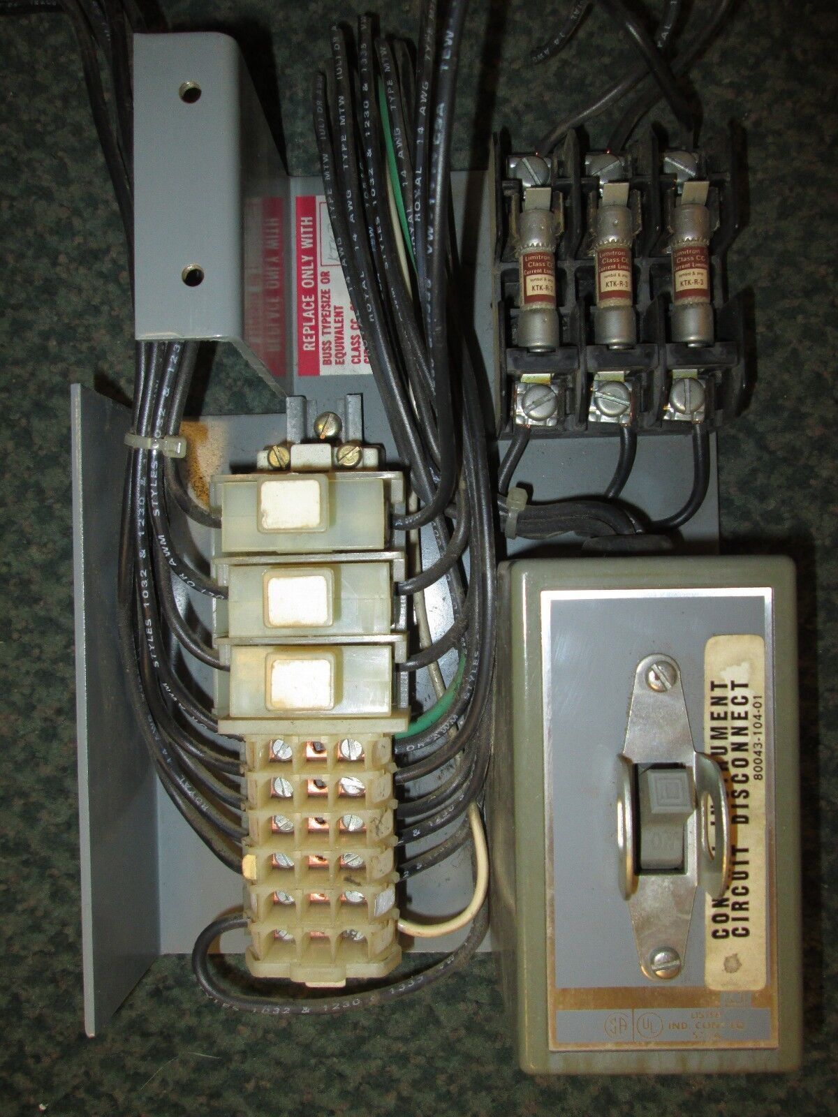 Square D Manual Motor Starter w/ Fuse Protection 80043-104-01 Used
