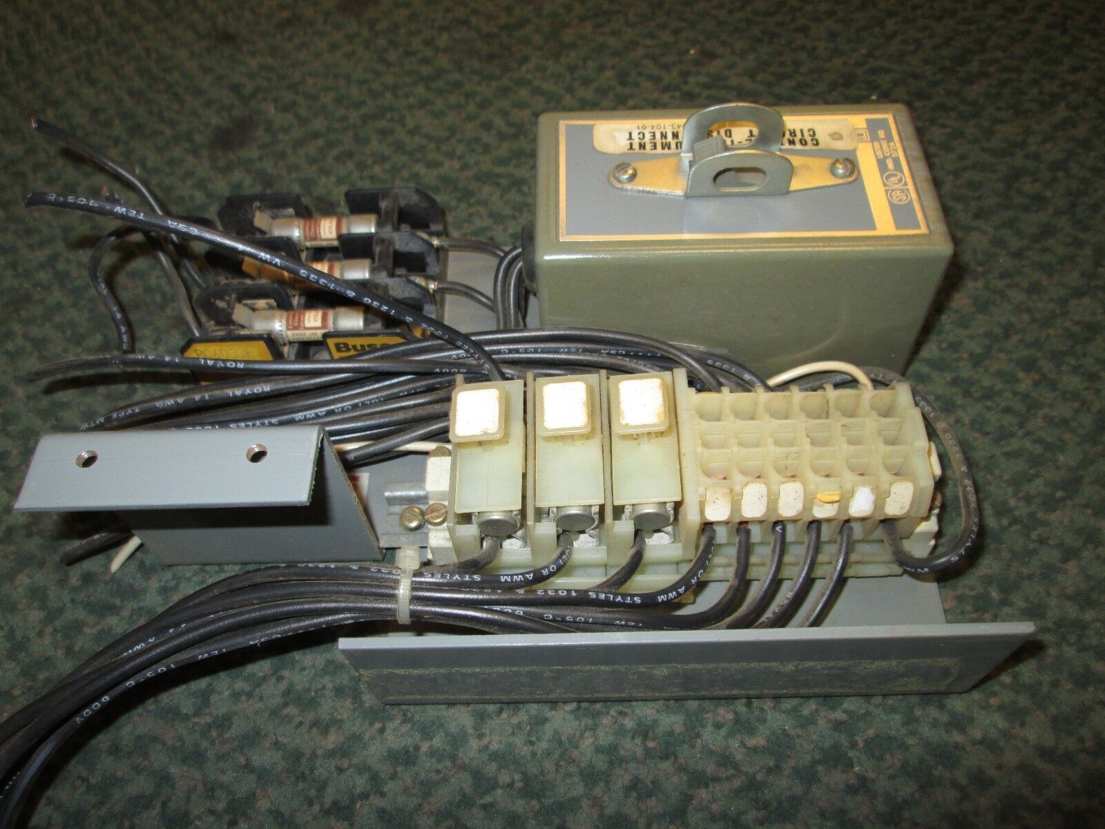 Square D Manual Motor Starter w/ Fuse Protection 80043-104-01 Used