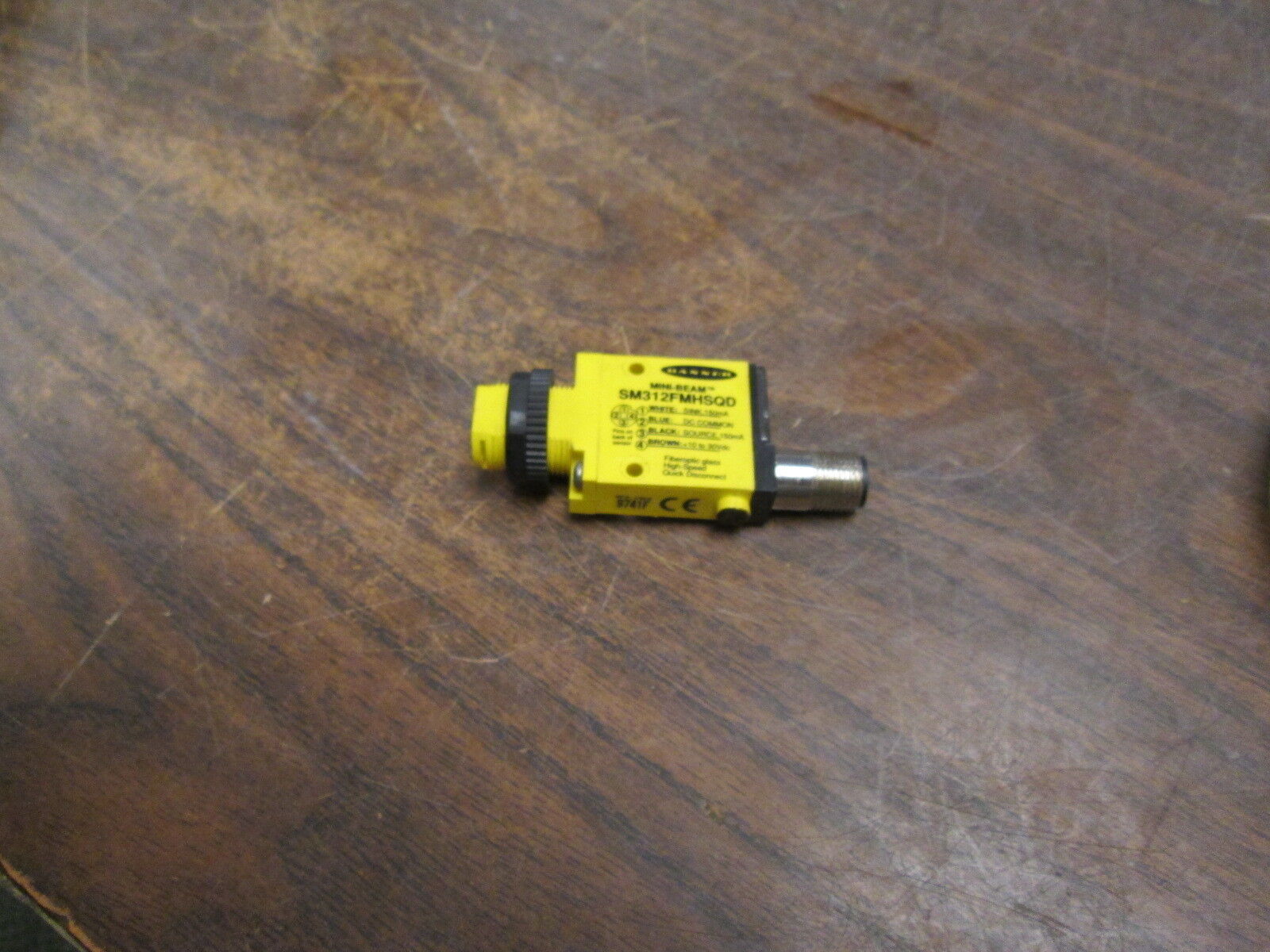 Banner Mini-Beam Photoelectric Sensor SM312FMHSQD 10-30VDC Used
