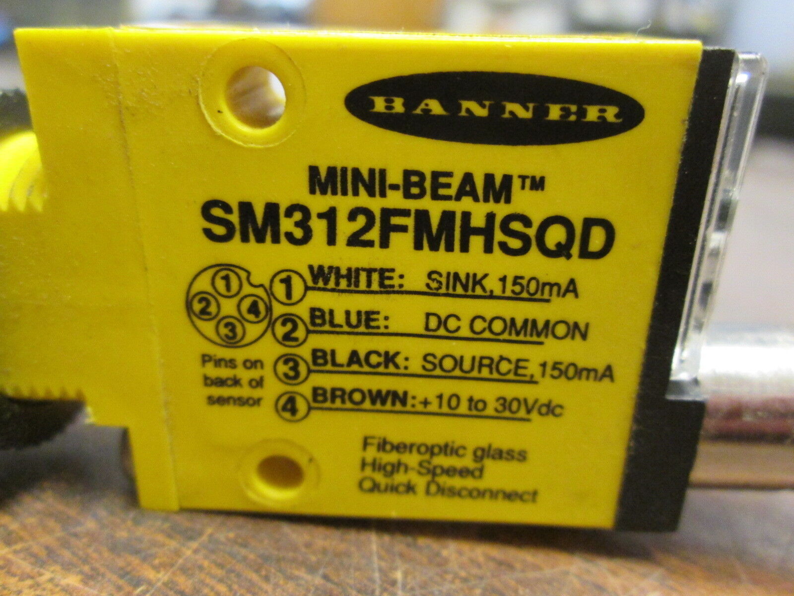 Banner Mini-Beam Photoelectric Sensor SM312FMHSQD 10-30VDC Used