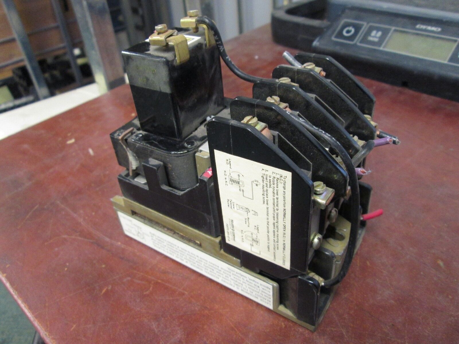 Square D Lighting Contactor 8903 LL020 20A 4P 24V Coil Used