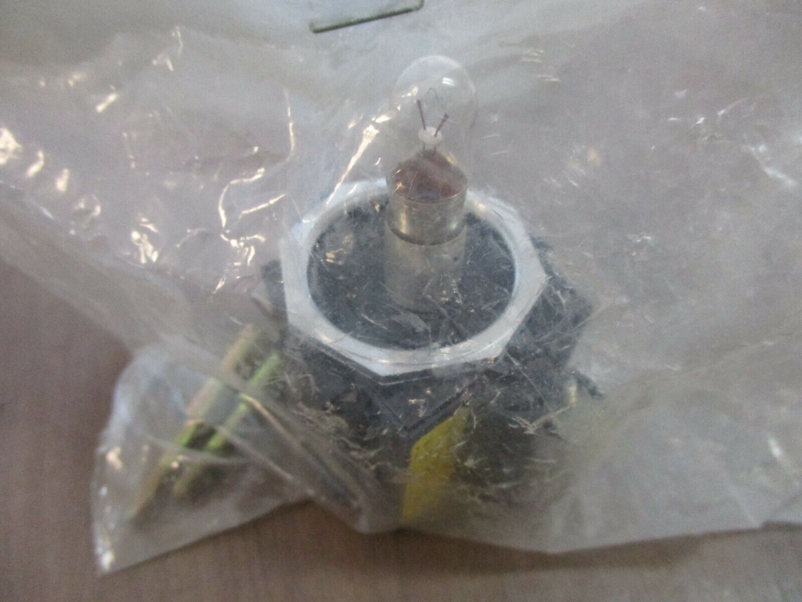 Westinghouse Illuminated Pushbutton PB1T1P Model B 120V 50/60Hz New Surplus