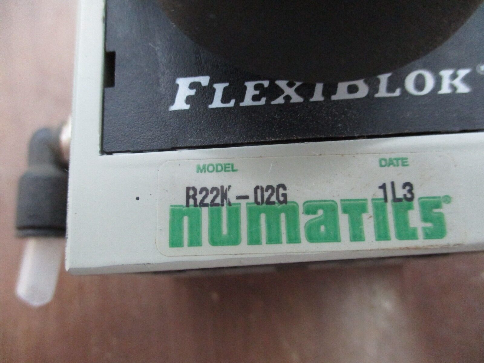Numatics Flexiblok Pneumatic Regulator Valve R22K-02G Used