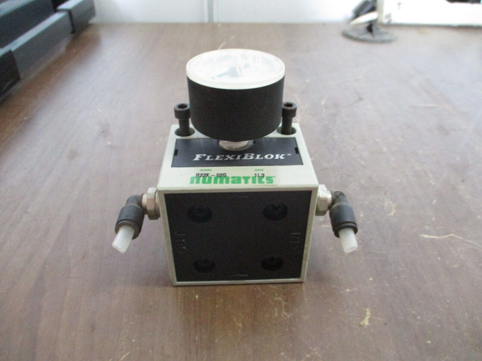 Numatics Flexiblok Pneumatic Regulator Valve R22K-02G Used