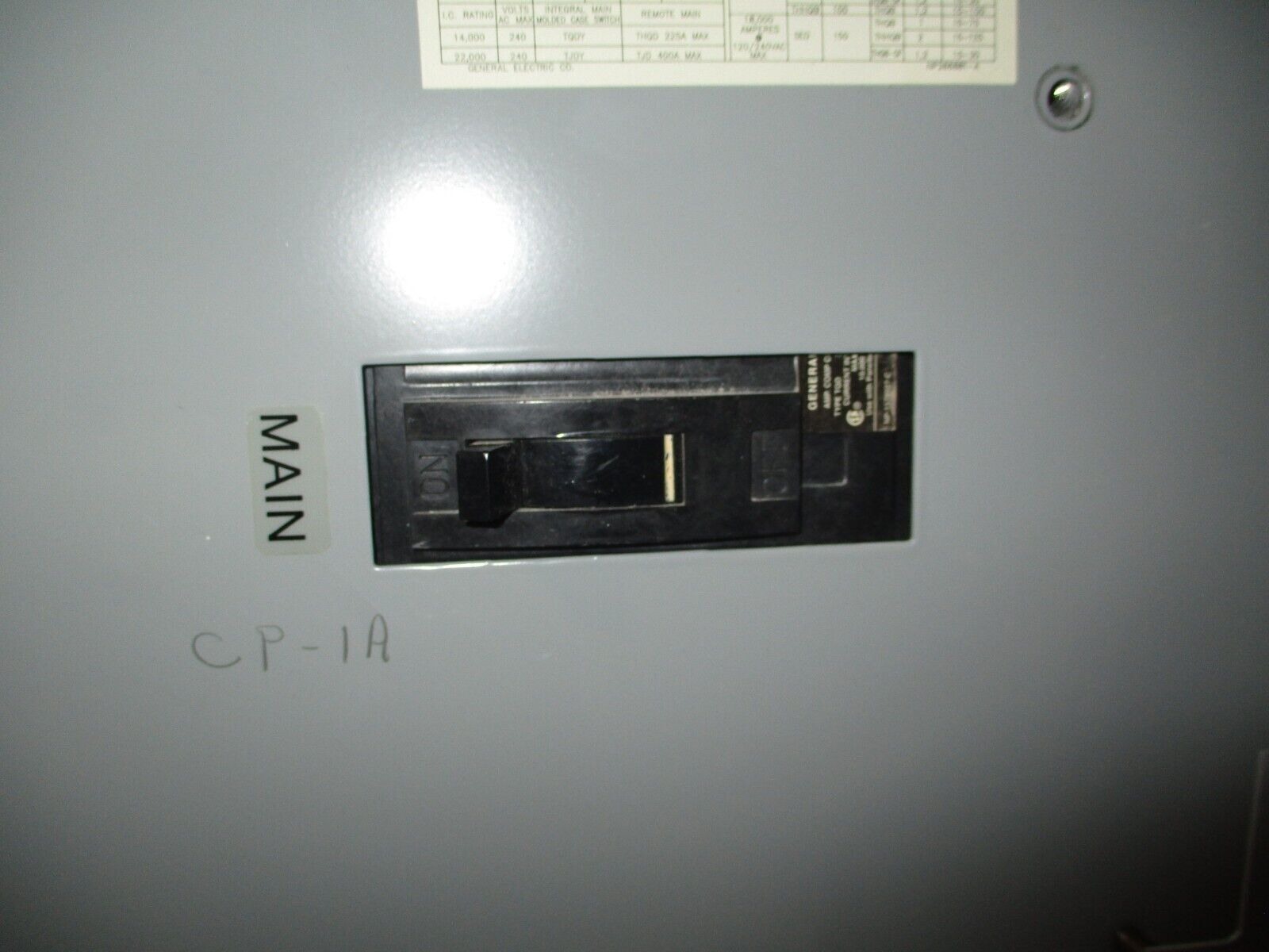 GE Main Breaker Circuit Breaker Panel AQF3422ATX 225A Max, 125A Main 208Y/120V