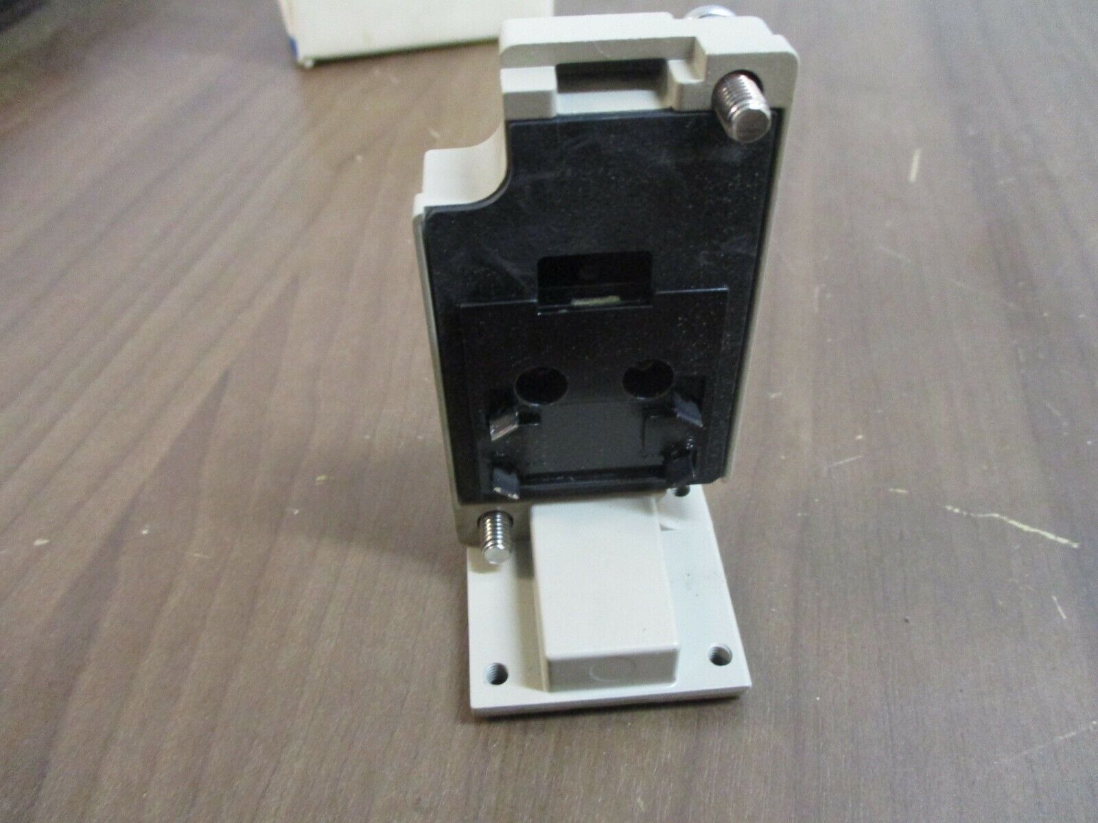Omron Limit Switch D4A-0100N New Surplus