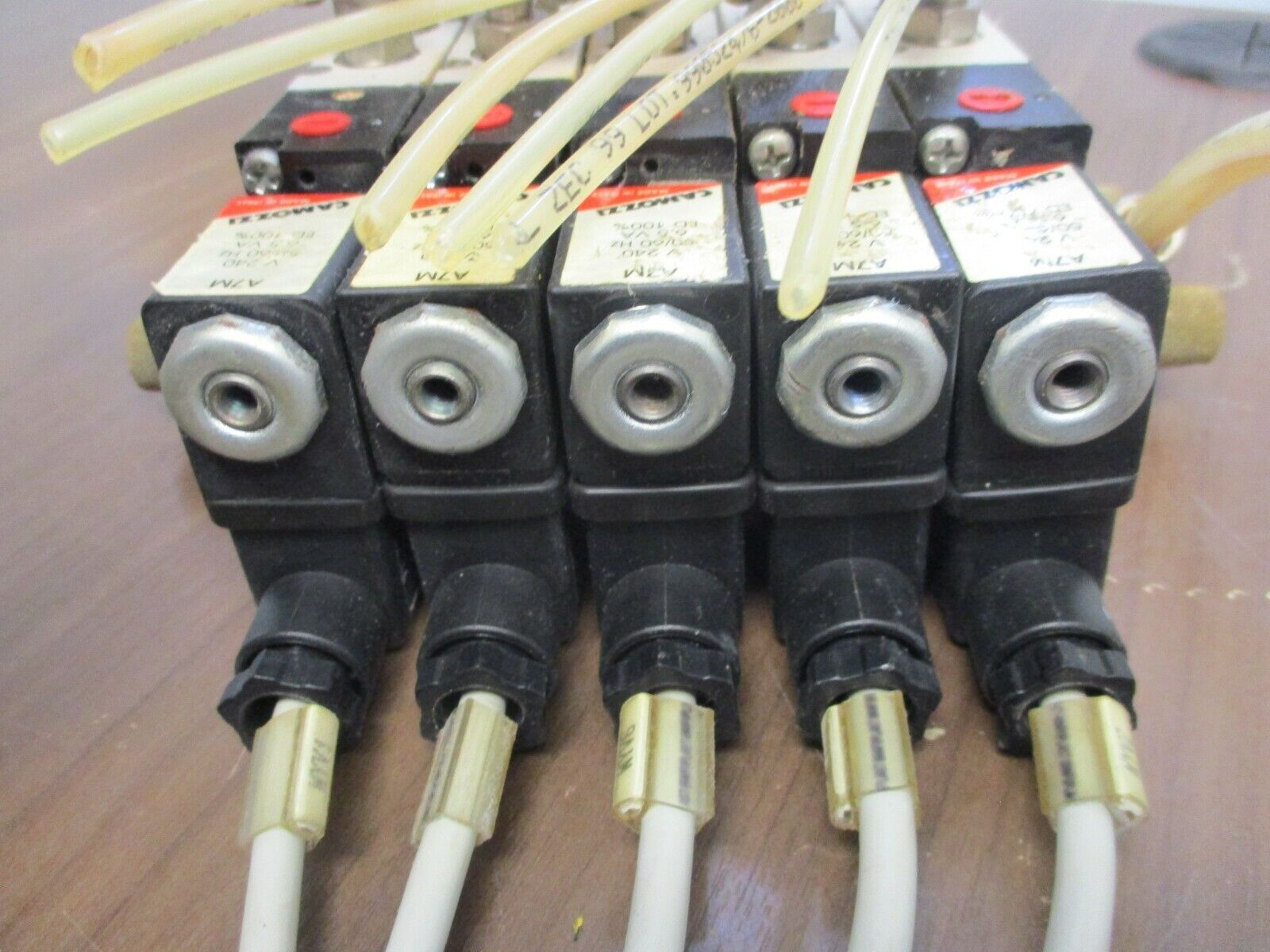 Camozzi Solenoid Valve Manifold 358-015 10 bar (5) Valves Used
