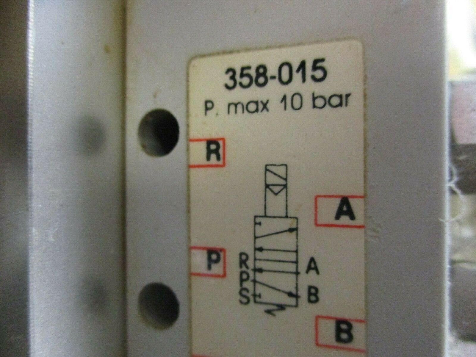 Camozzi Solenoid Valve Manifold 358-015 10 bar (5) Valves Used