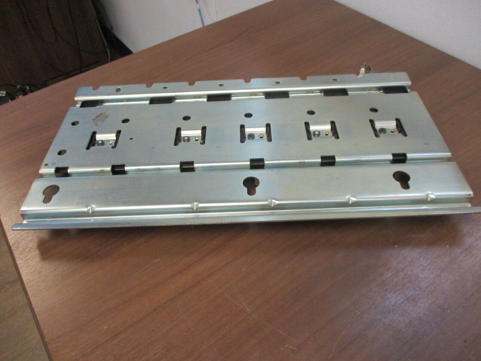 Allen-Bradley 5-Axis Slim Power Rail 2094-PRS5 Ser. A Buss:325/650 70A Used