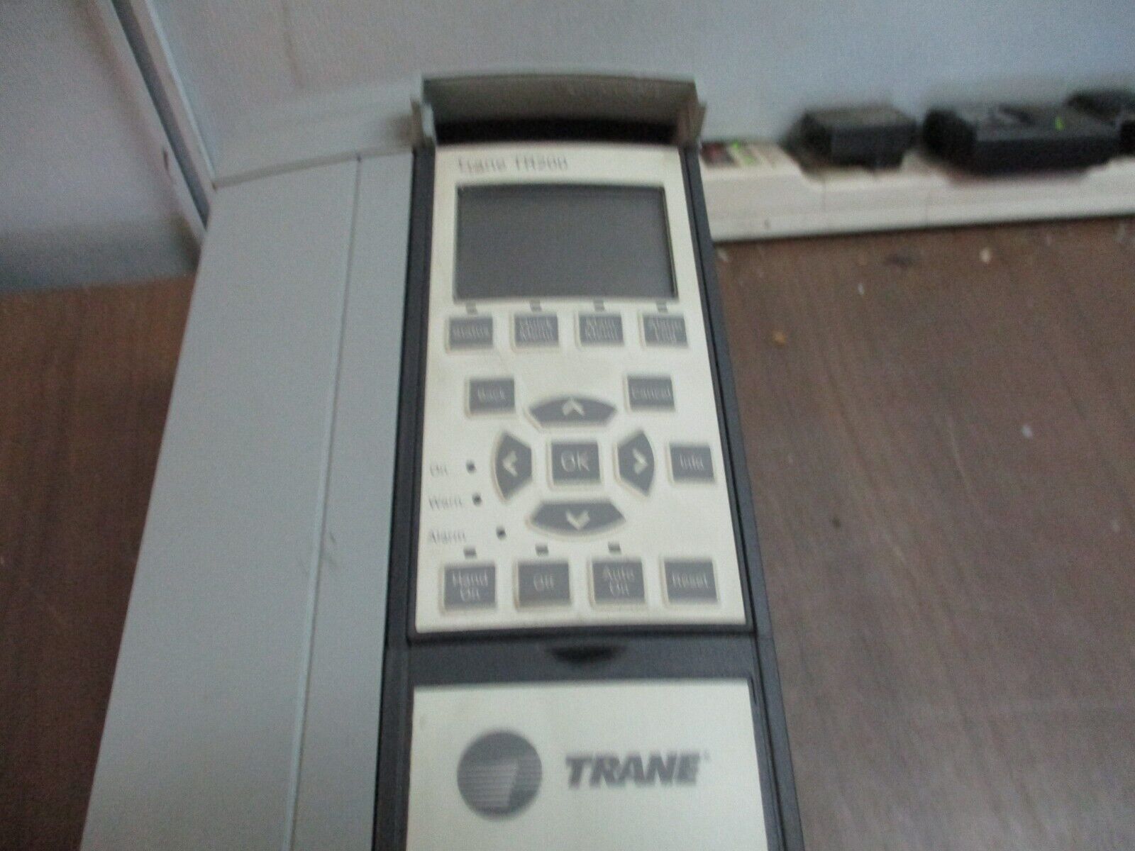 Trane TR200 AC Drive w/ Disconnect 131L1541 10HP 3Ph w/ Keypad Used