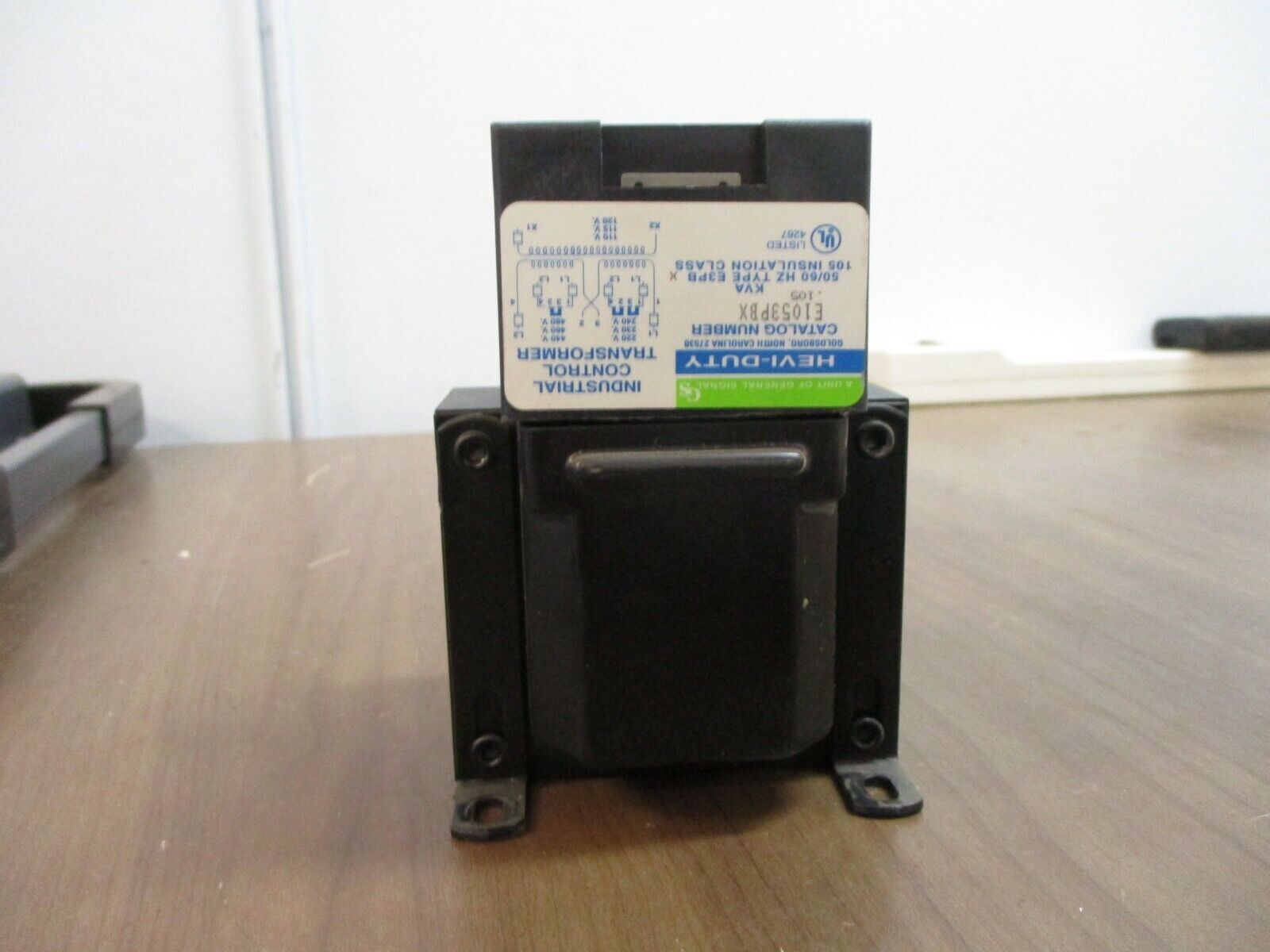 Hevi-Duty Control Transformer E1053PBX 0.105kVA Pri: 240/480V Sec: 120V 50/60Hz