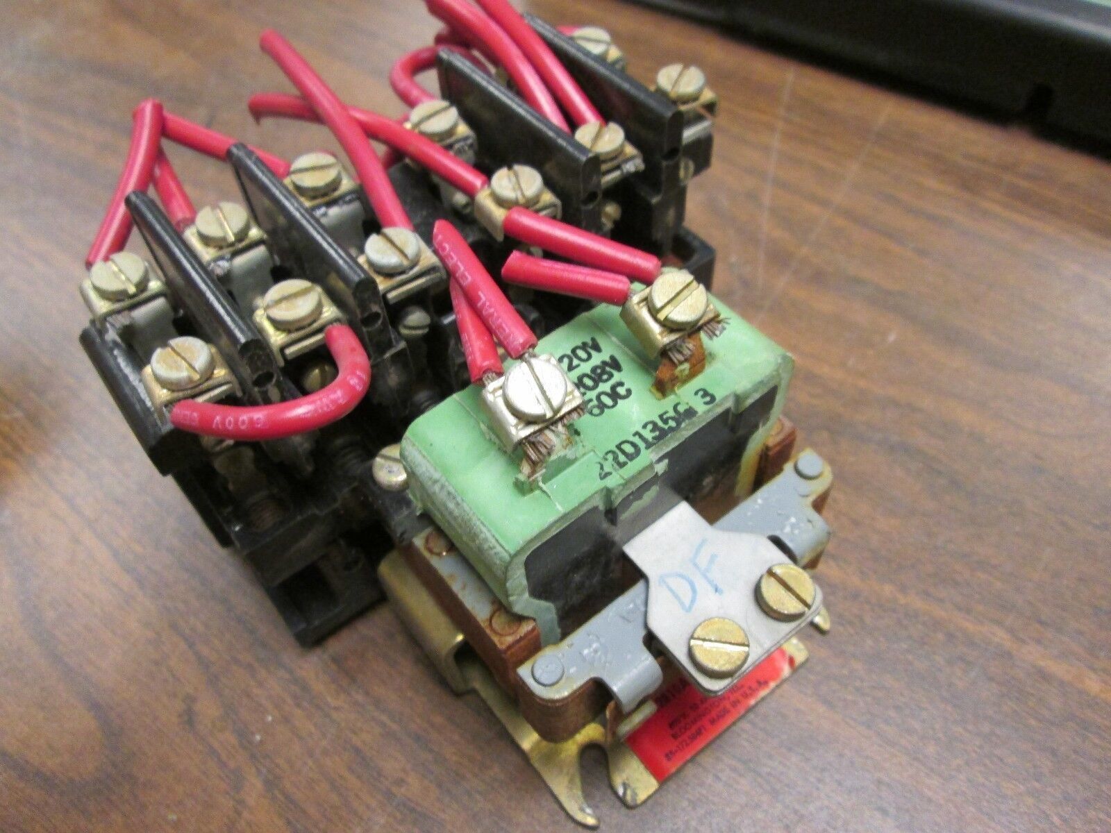 GE Machine Tool Relay CR2810A 14 D.E. 10A 600V 220/208V Coil Used