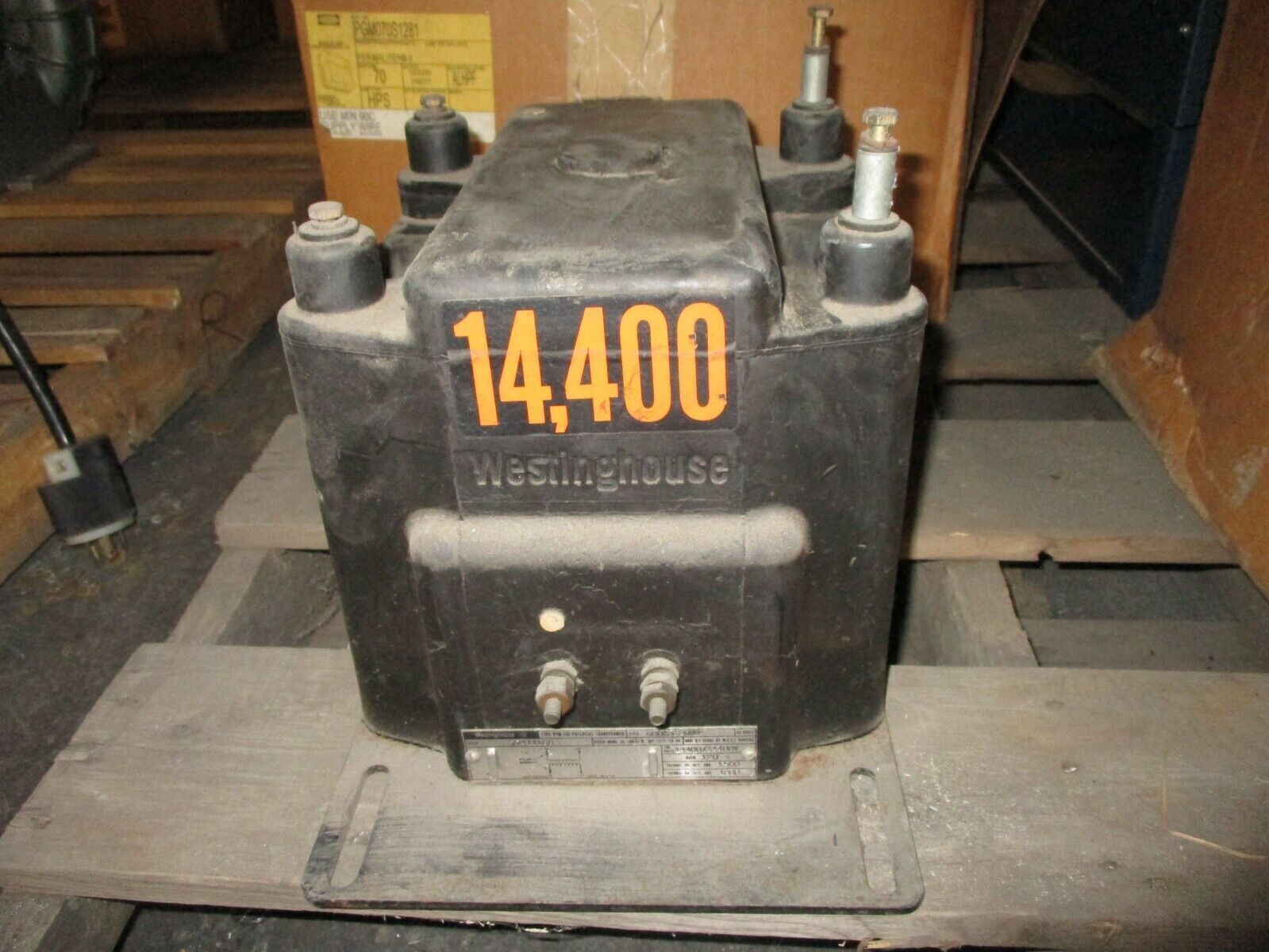 Westinghouse PTM-110 Potential Transformer 600A312G08 Ratio 120:1 Pri: 14.4kV