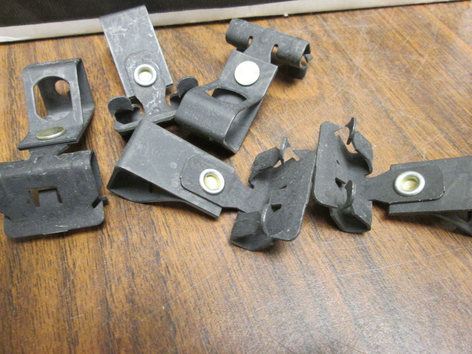 Cooper Rod Hanger BH4E24 To 1/16" To 1/4" Beam Box of 75 New Surplus