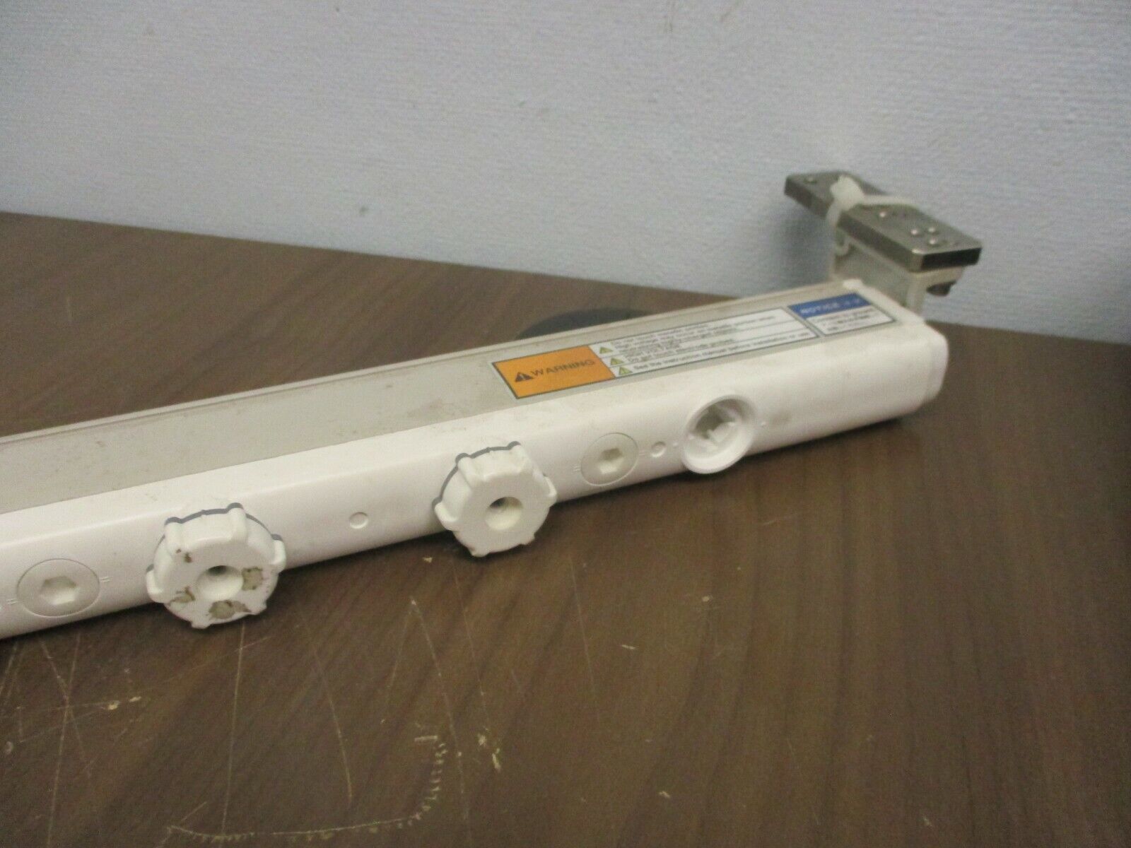 Keyence Static-Sensing Ionizer SJ-H108A Used **Broken Mounting**