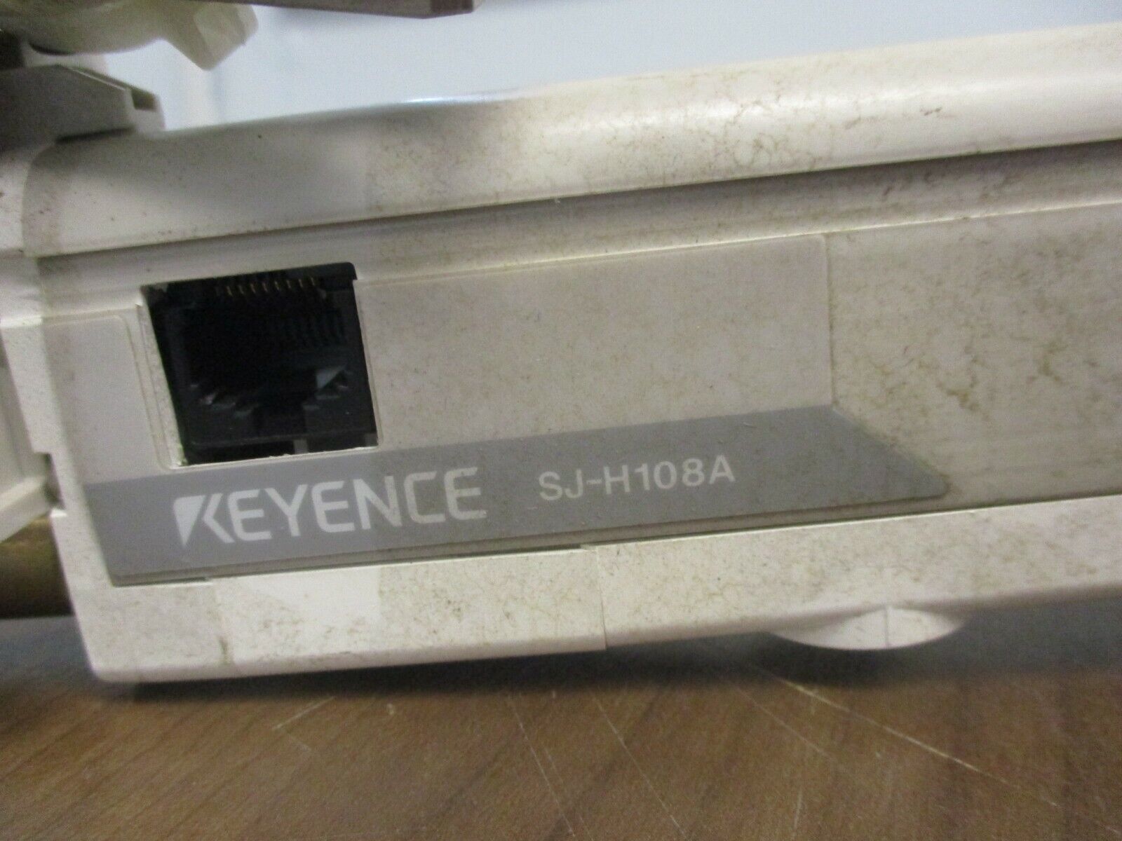 Keyence Static-Sensing Ionizer SJ-H108A Used **Broken Mounting**