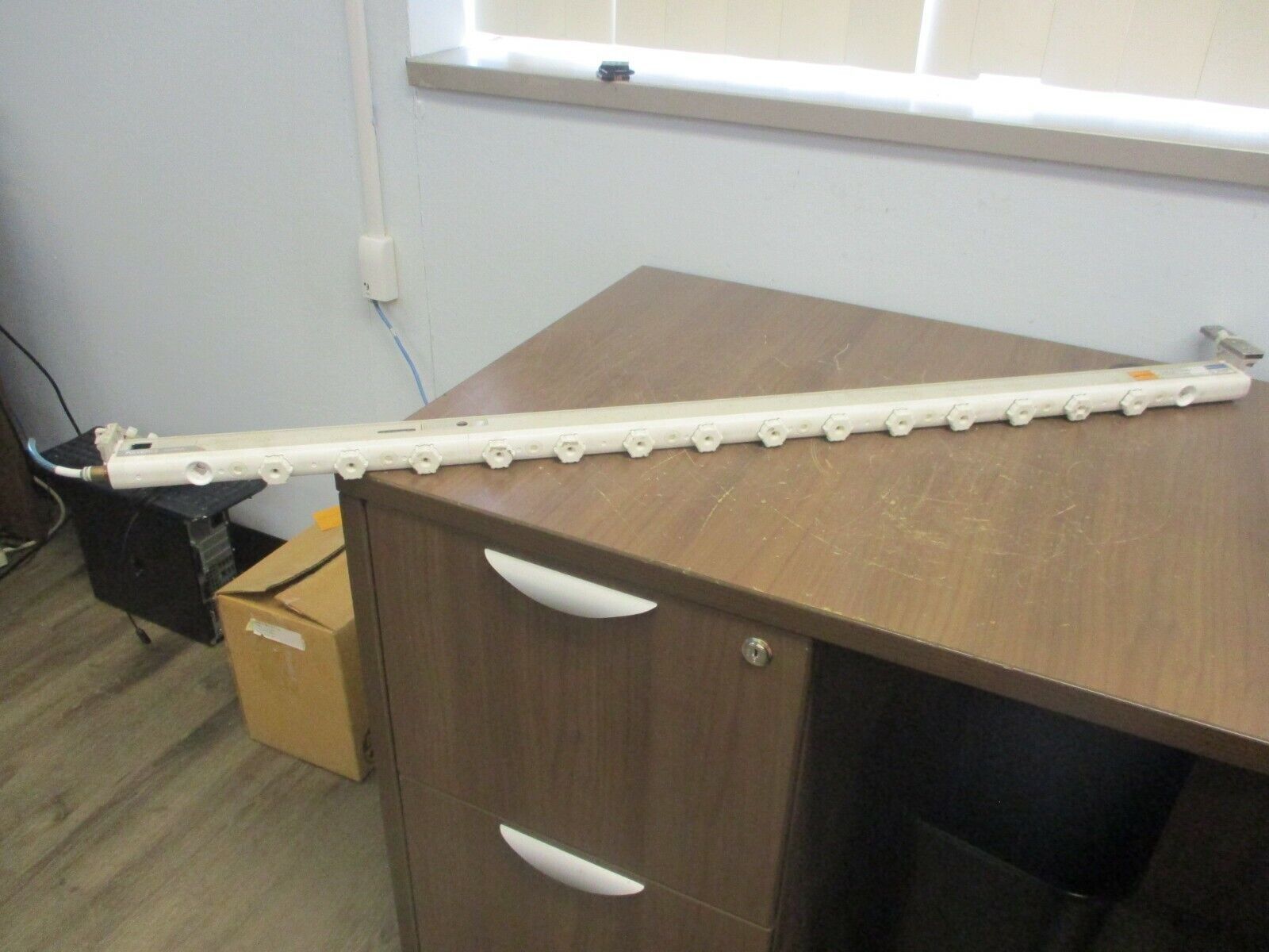 Keyence Static-Sensing Ionizer SJ-H108A Used **Broken Mounting**