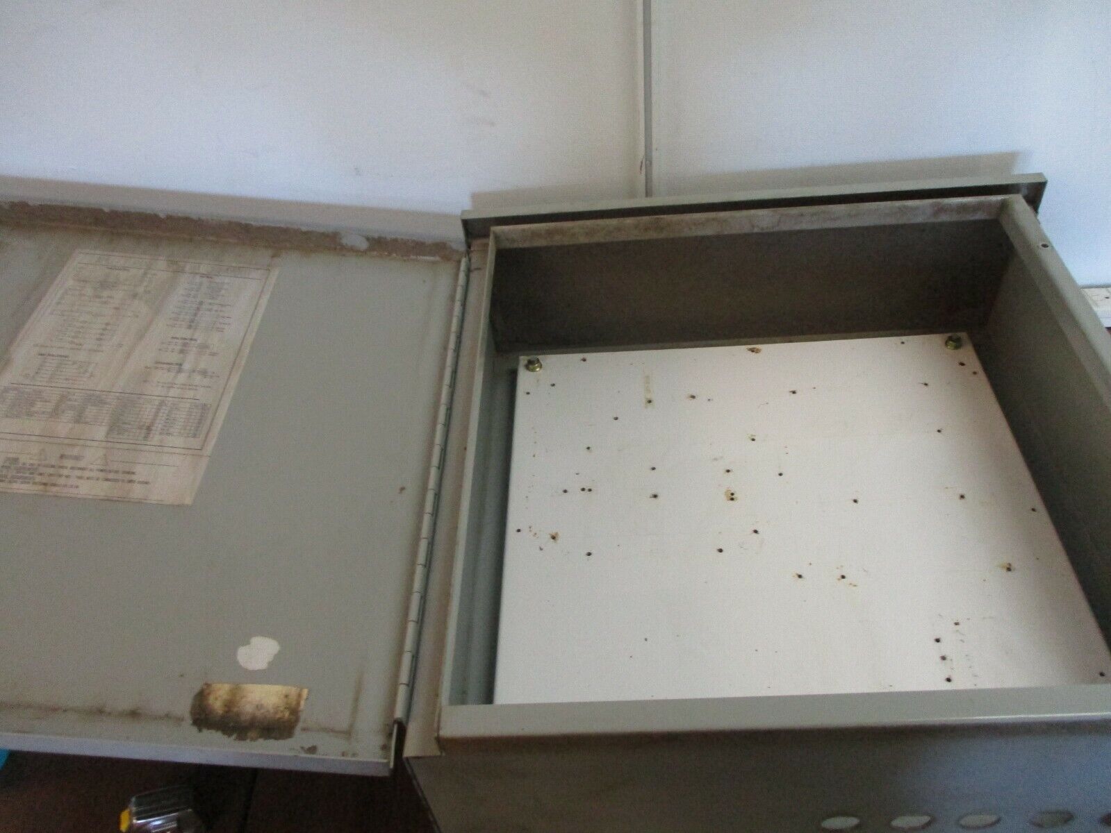 mCon-USA Type 3R Enclosure Size: 24x24x8" Used