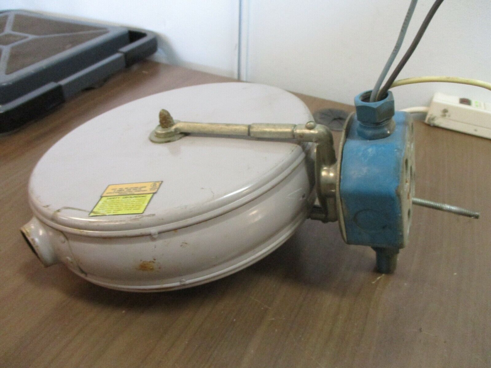 Appleton Reelite Cord Reel RE 1519G-1625 6A 250V Used