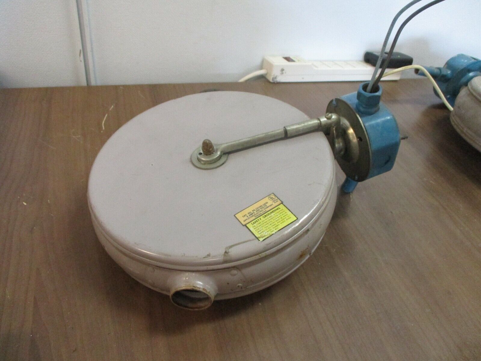Appleton Reelite Cord Reel RE 1519G-1625 6A 250V Used