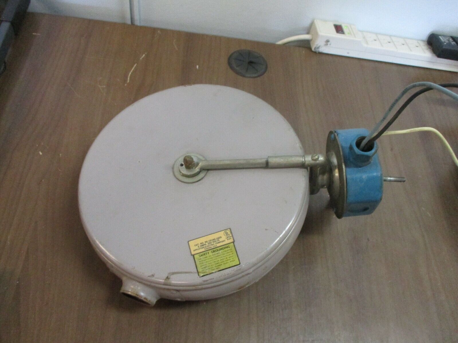 Appleton Reelite Cord Reel RE 1519G-1625 6A 250V Used
