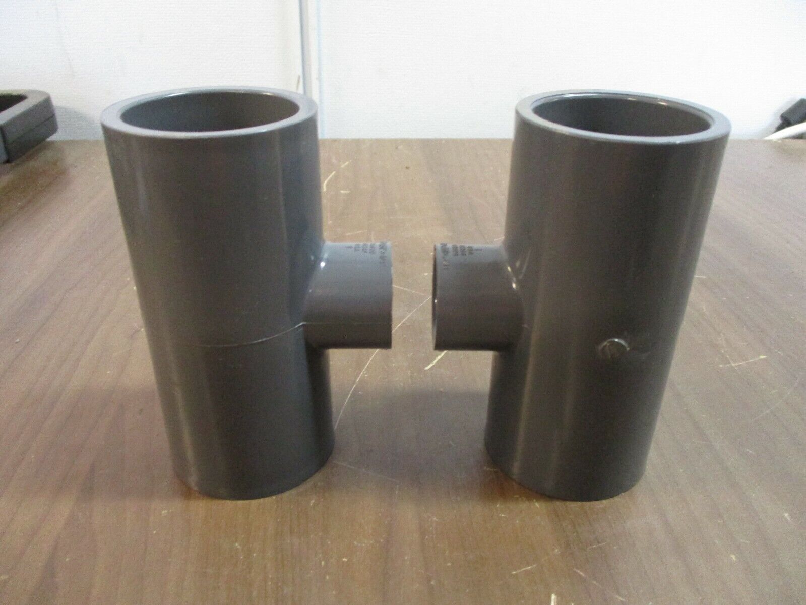 Lasco Tee Fitting D2467 Size: 1-1/2" x 1-1/2" x 3/4" *Lot of 2* Used