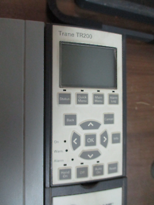 Trane TR200 AC Drive w/ Disconnect 131Z6961 20HP 3Ph w/ Keypad Used