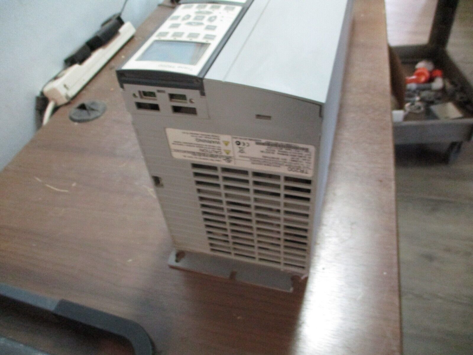 Trane TR200 AC Drive w/ Disconnect 131Z6961 20HP 3Ph w/ Keypad Used