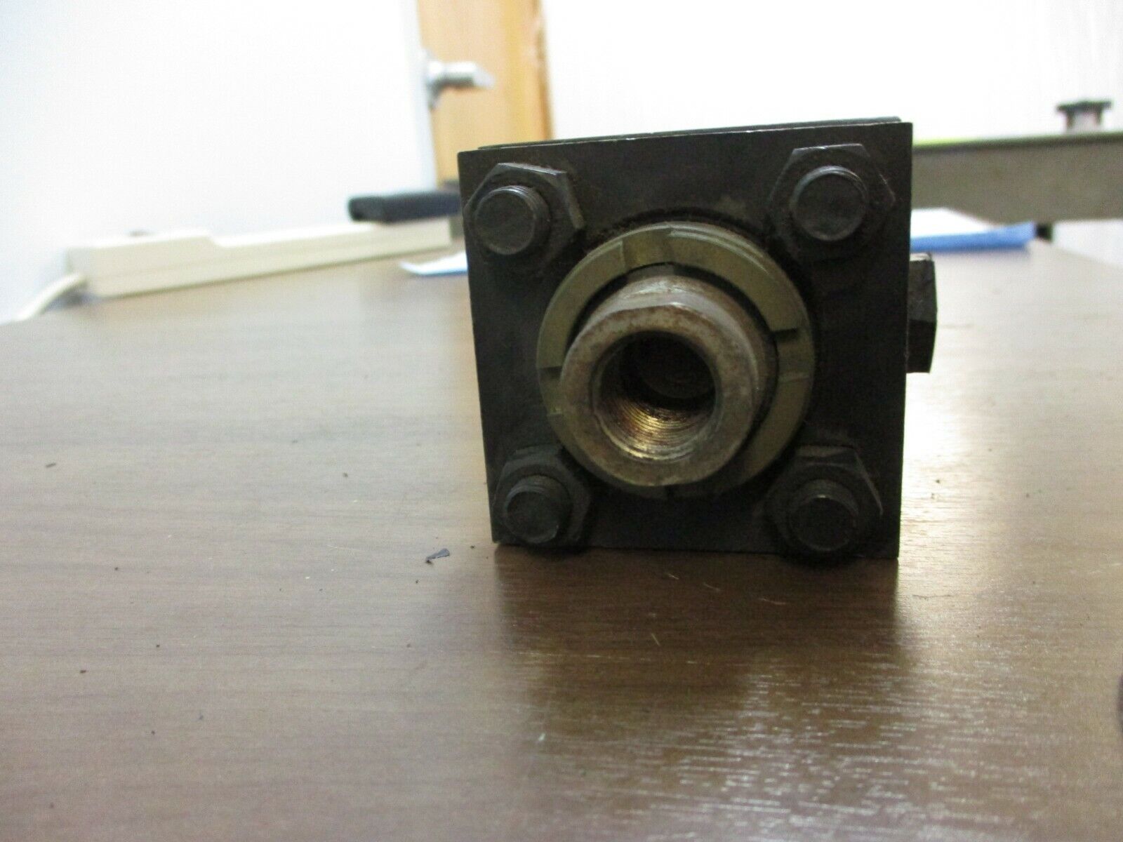 Parker Series 2H Hyraulic Cylinder 01.50 F2HLTVS23A 2.750   3000 PSI Used