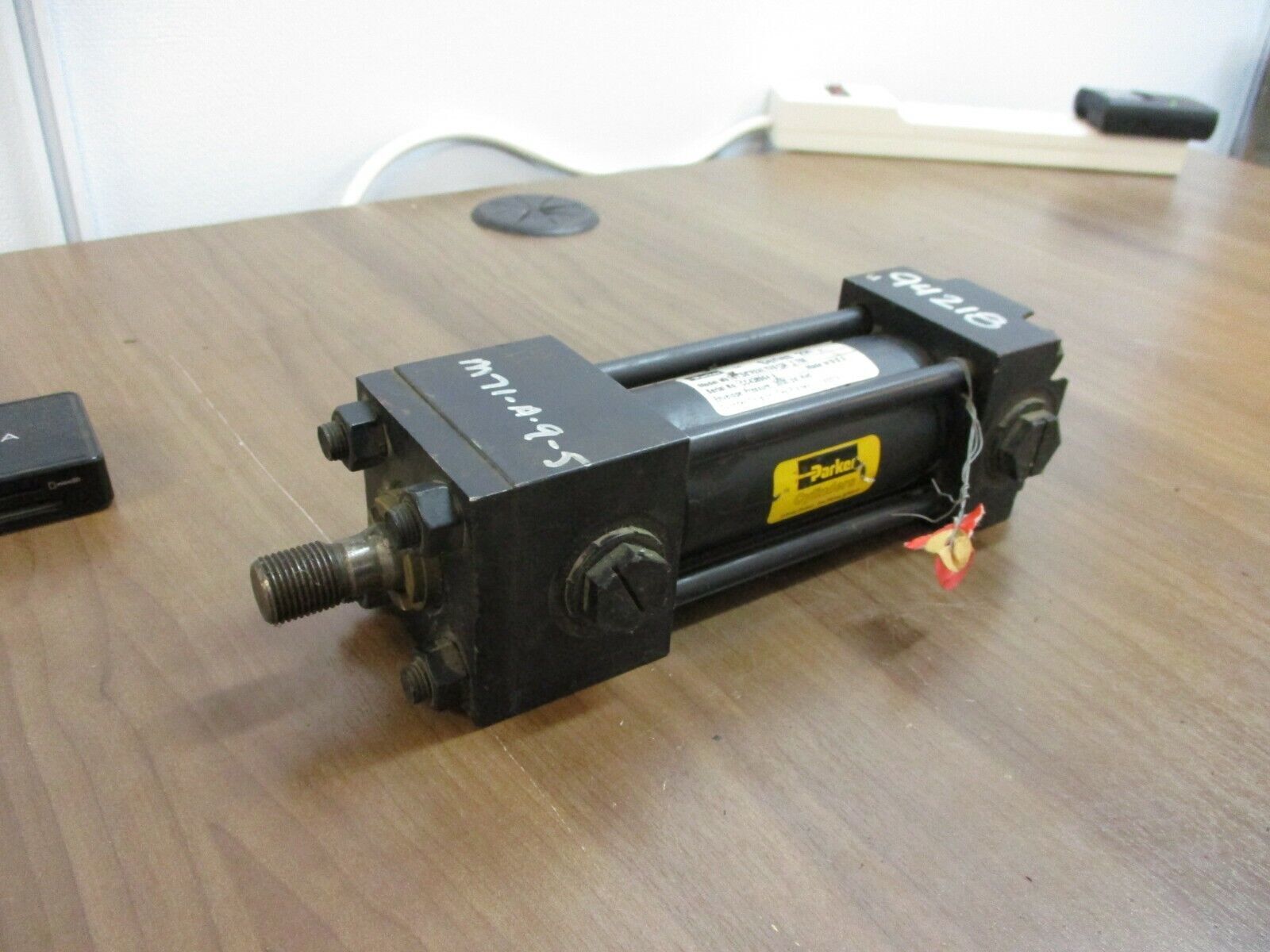 Parker Series 2H Hydraulic Cylinder 01.50 F2HLTVS13A 2.750 3000 PSI Used