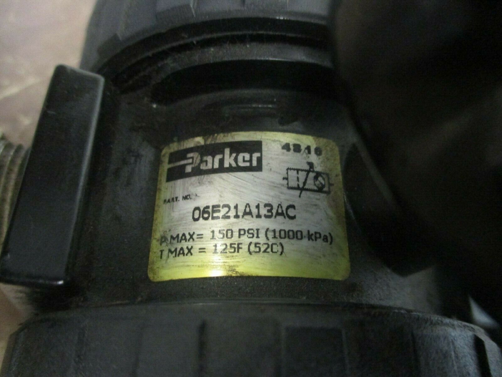 Parker Filter/Regulator 06E21A13AC 150PSI Max 125°F Max Used