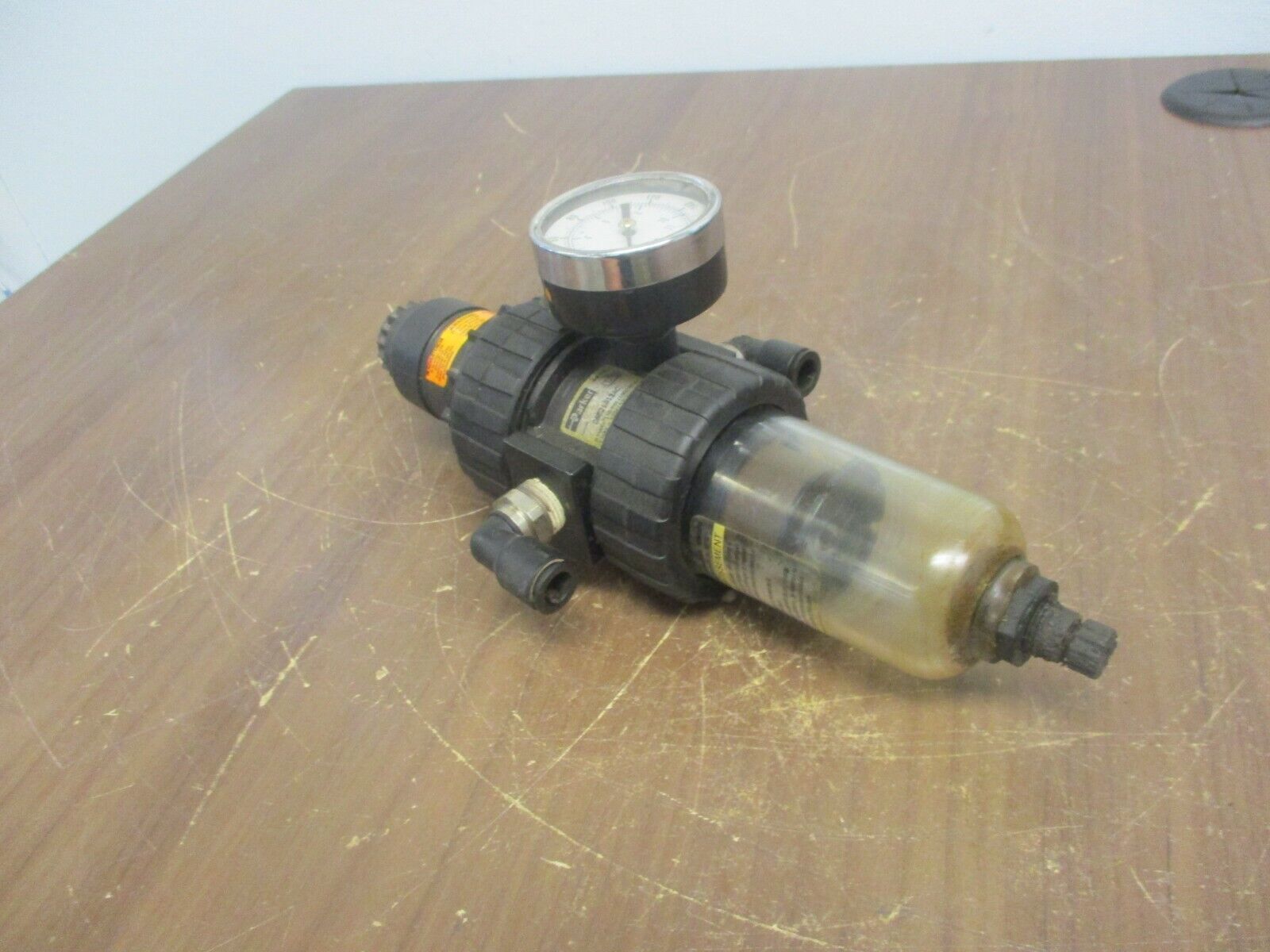 Parker Filter/Regulator 06E21A13AC 150PSI Max 125°F Max Used