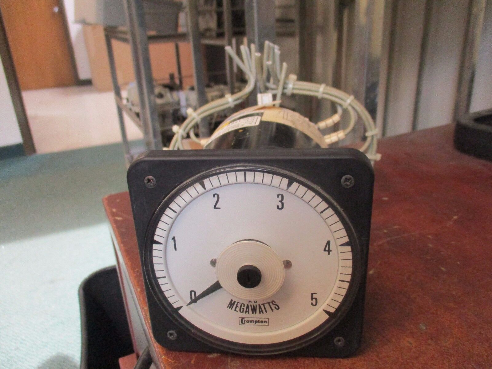 Crompton AC Megawatt Meter 6955 077 219A QQYB C6 120V Range: 0-5 MW Used