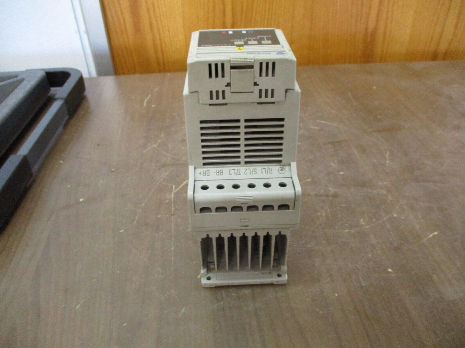 Allen-Bradley Speed Controller 160-BA03NSF1 Ser. C FRN: 7.03 Analog S.F. 1HP 3Ph