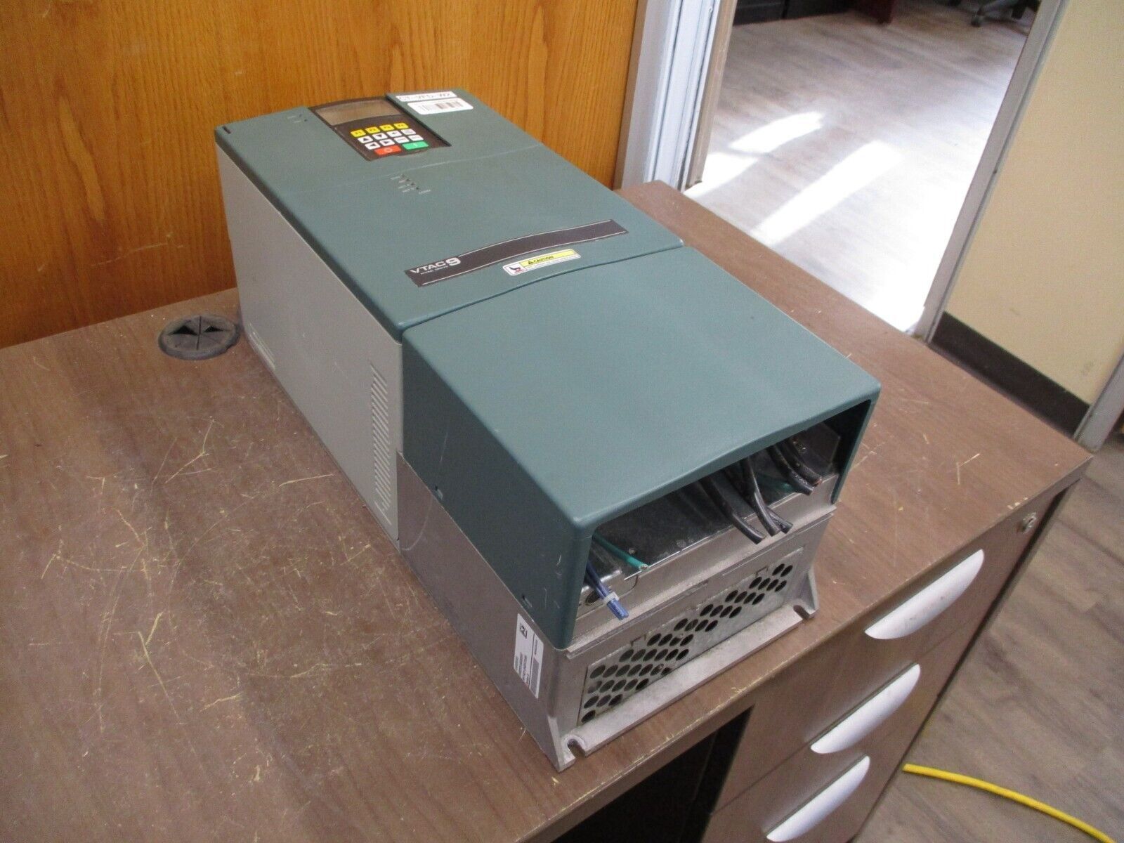 Rockwell Automation VTAC 9 AC Drive 9VT401-040HTANA 30HP 3Ph w/ Keypad Used