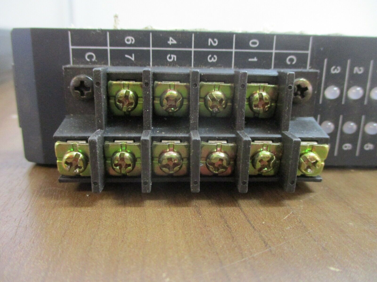 Automation Direct Output Module D3-08TD1 5-28VDC *Missing Terminal Cover* Used
