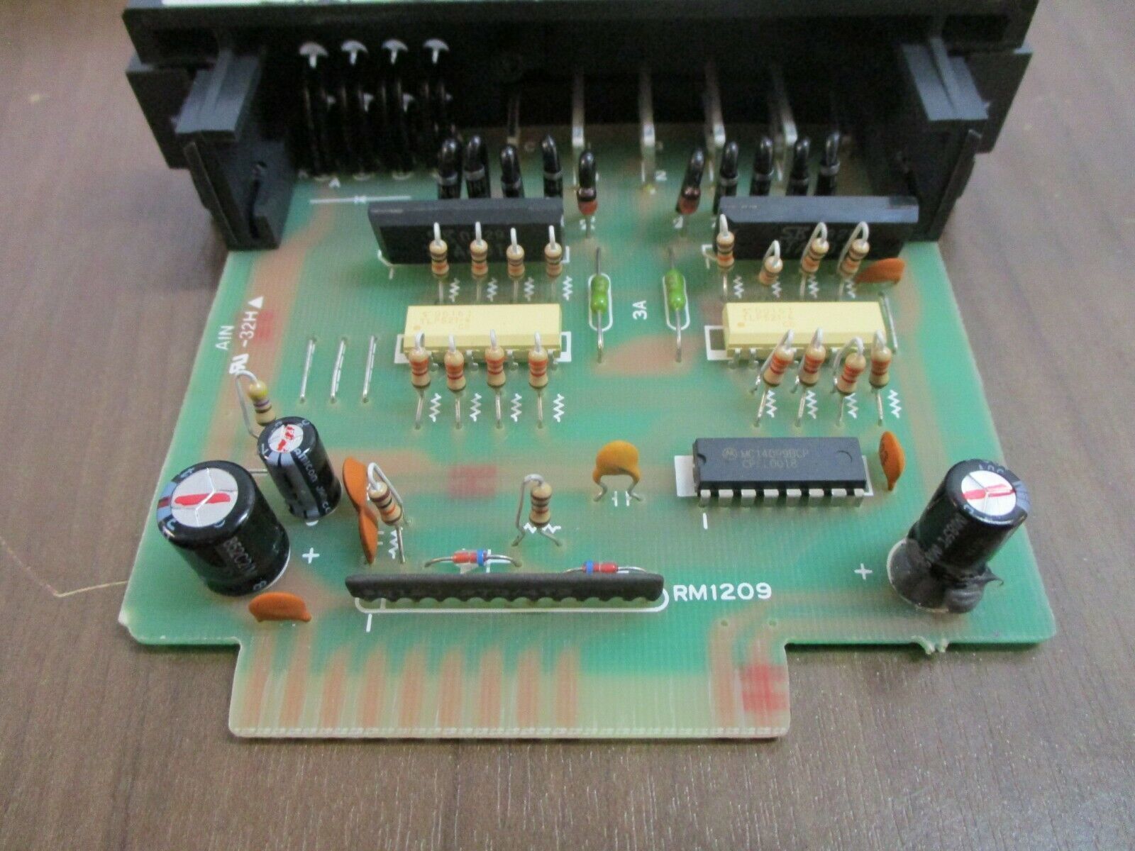 Automation Direct Output Module D3-08TD1 5-28VDC *Missing Terminal Cover* Used