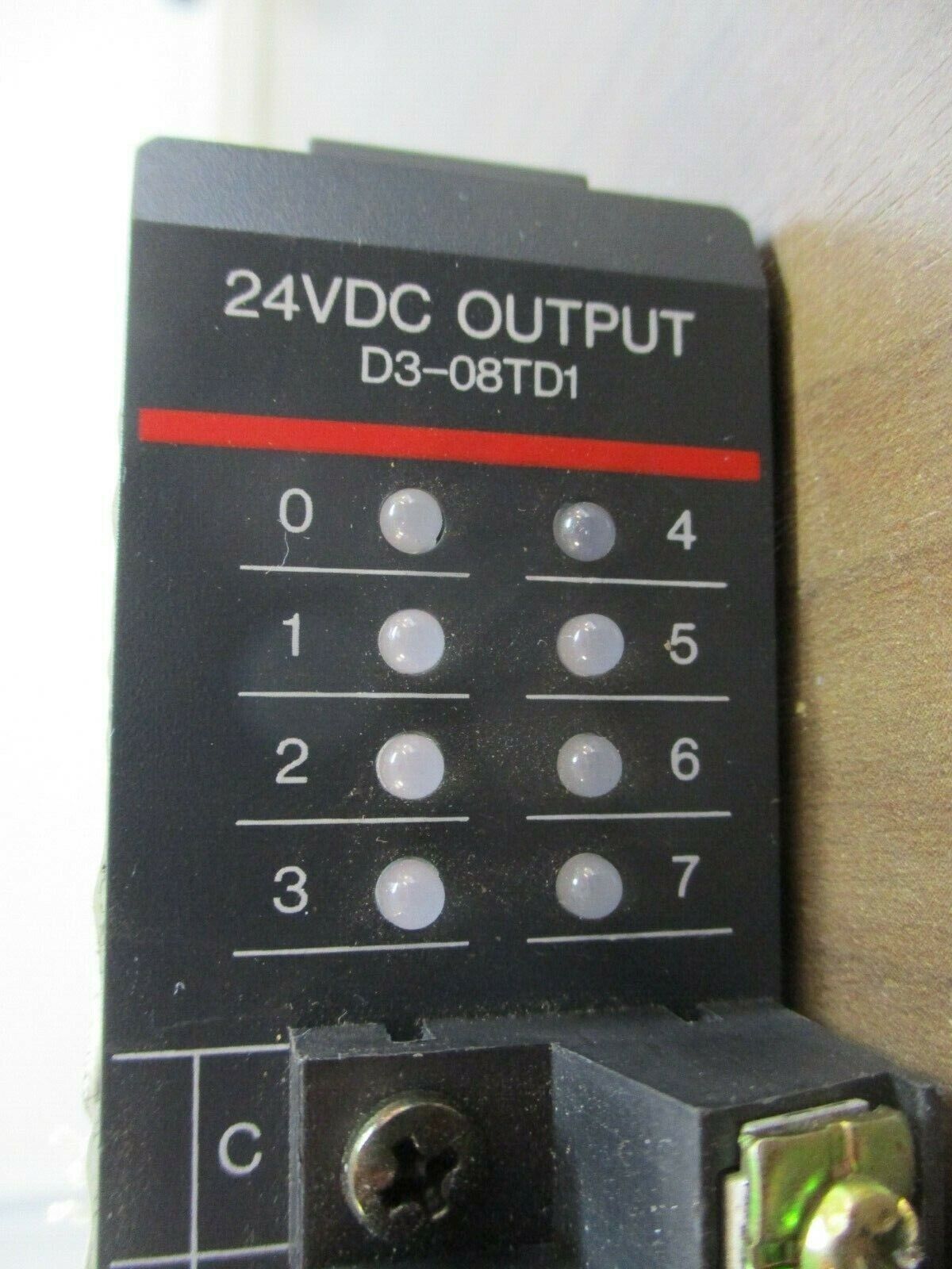 Automation Direct Output Module D3-08TD1 5-28VDC *Missing Terminal Cover* Used