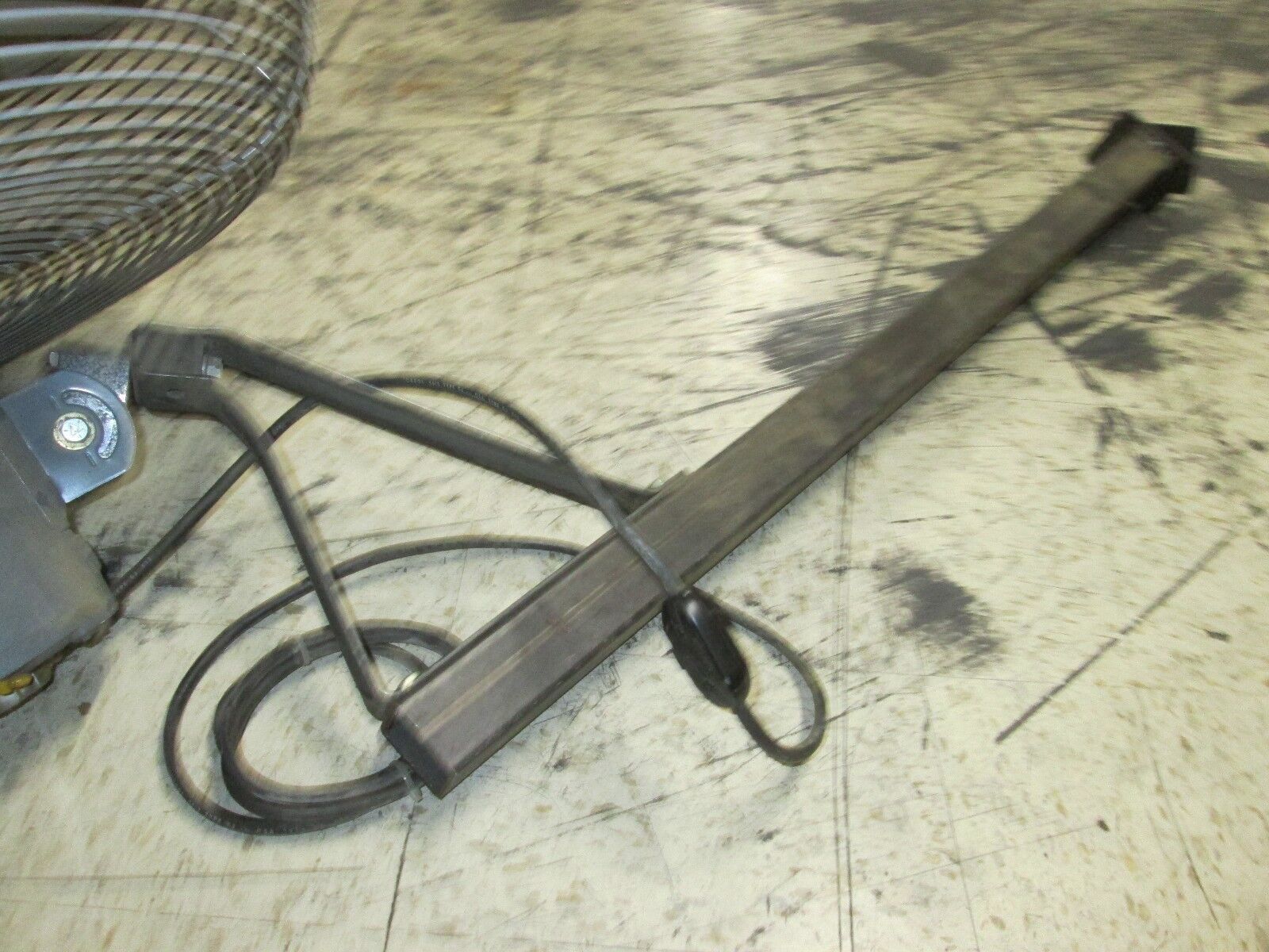 Dayton Exhaust Fan 24" fan w/ mount Motor: 6K403C 1/4HP 1Ph 115V 4.5A Used