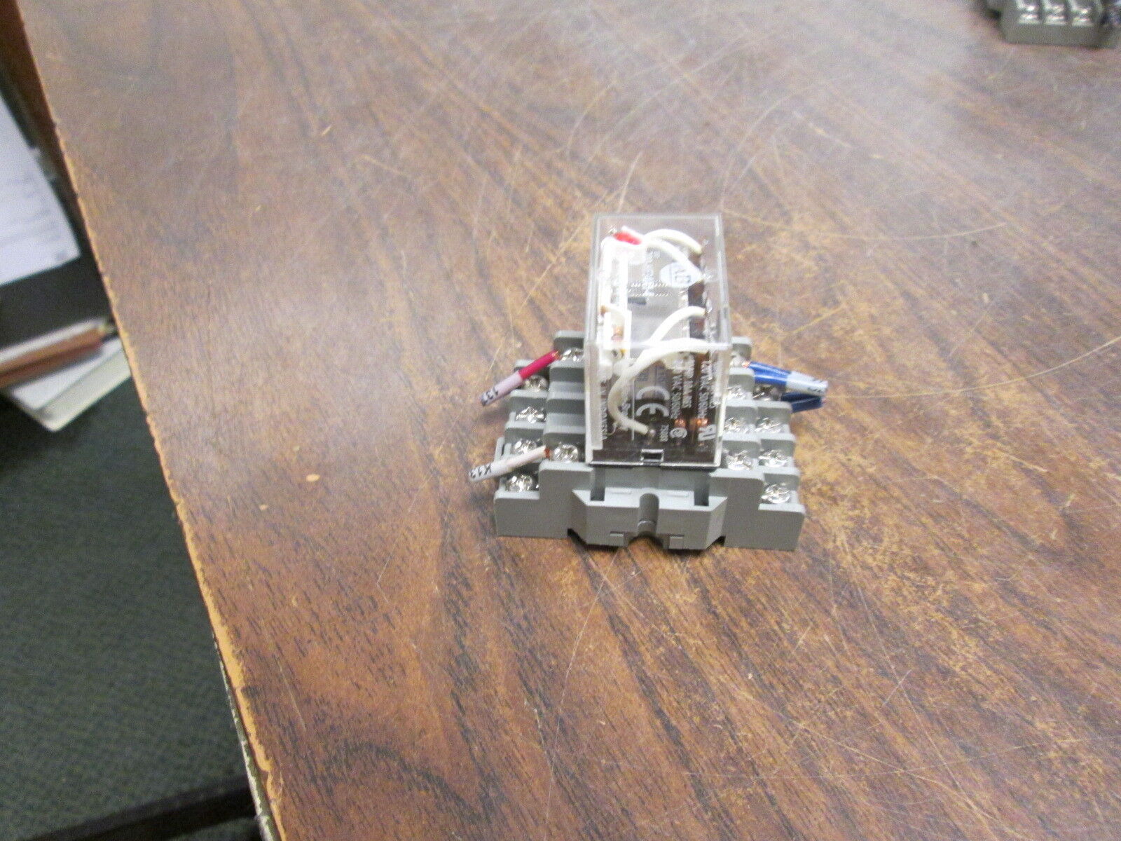 Allen-Bradley Relay w/ Base 700-HF34A1-4 120VAC 50/60Hz Used
