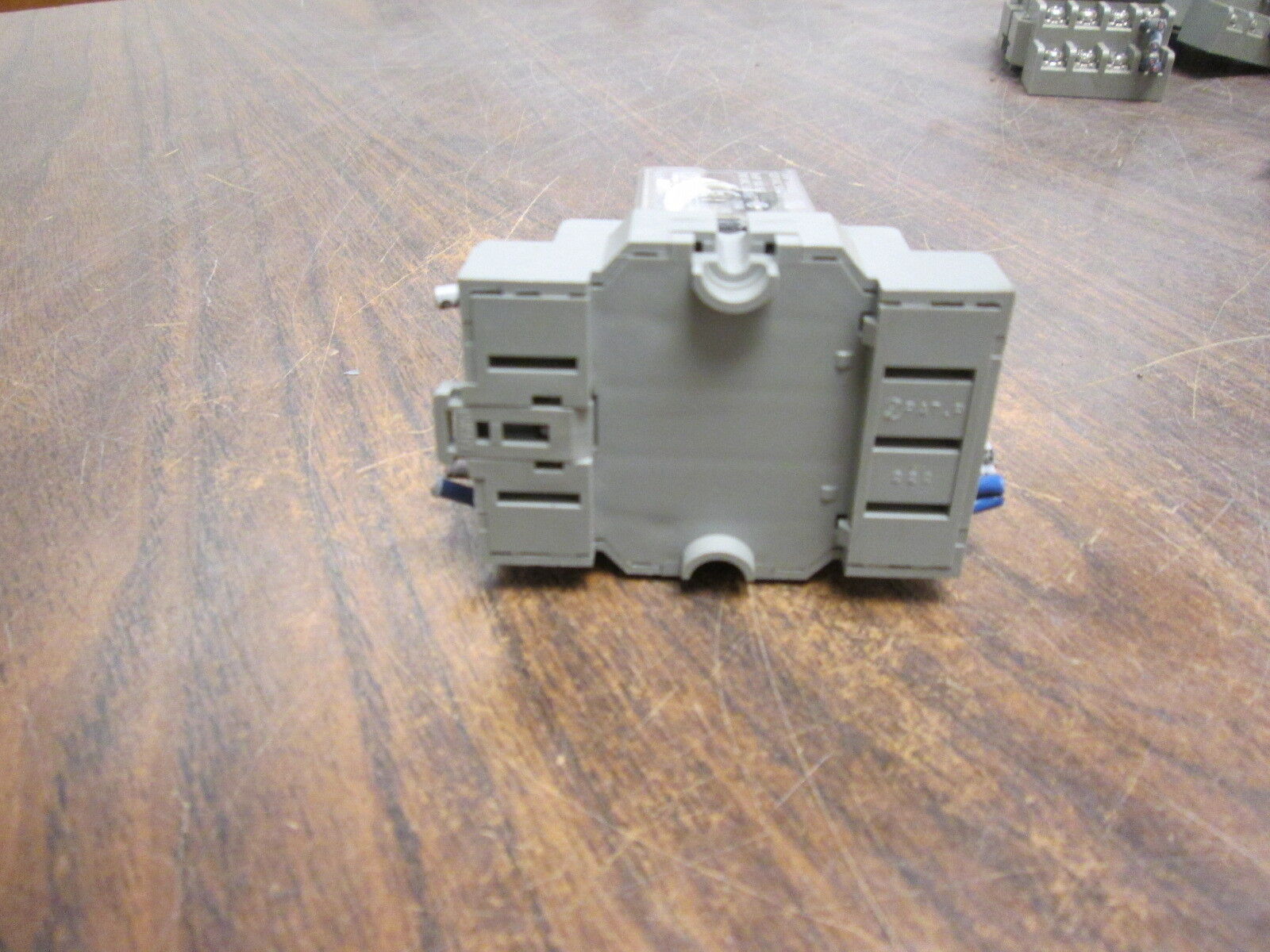 Allen-Bradley Relay w/ Base 700-HF34A1-4 120VAC 50/60Hz Used