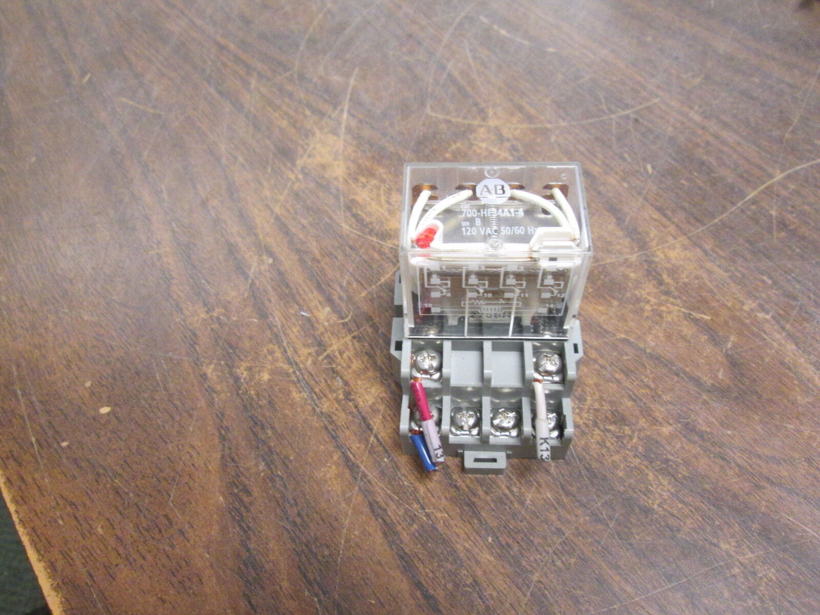 Allen-Bradley Relay w/ Base 700-HF34A1-4 120VAC 50/60Hz Used