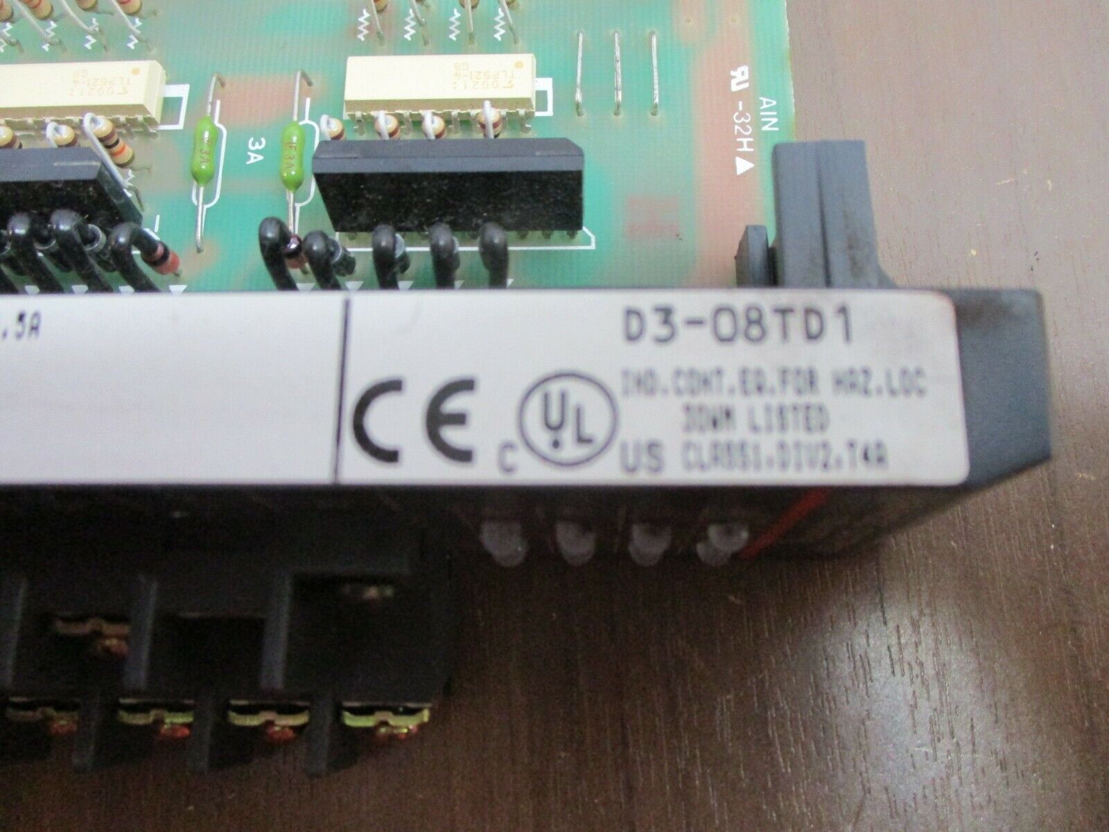 Automation Direct Output Module D3-08TD1 5-28VDC *Missing Terminal Cover*, Used