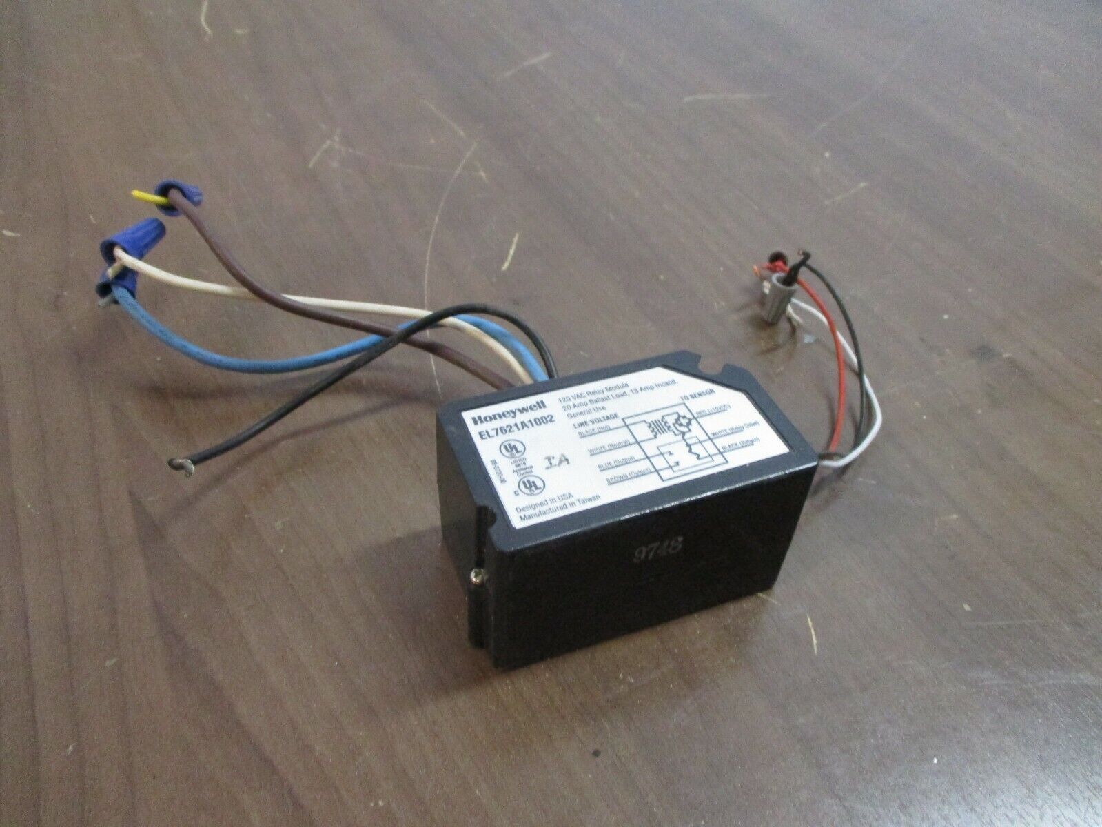 Honeywell Relay Module EL7621A1002 120VAC 20A Ballast 13A Incand. Used